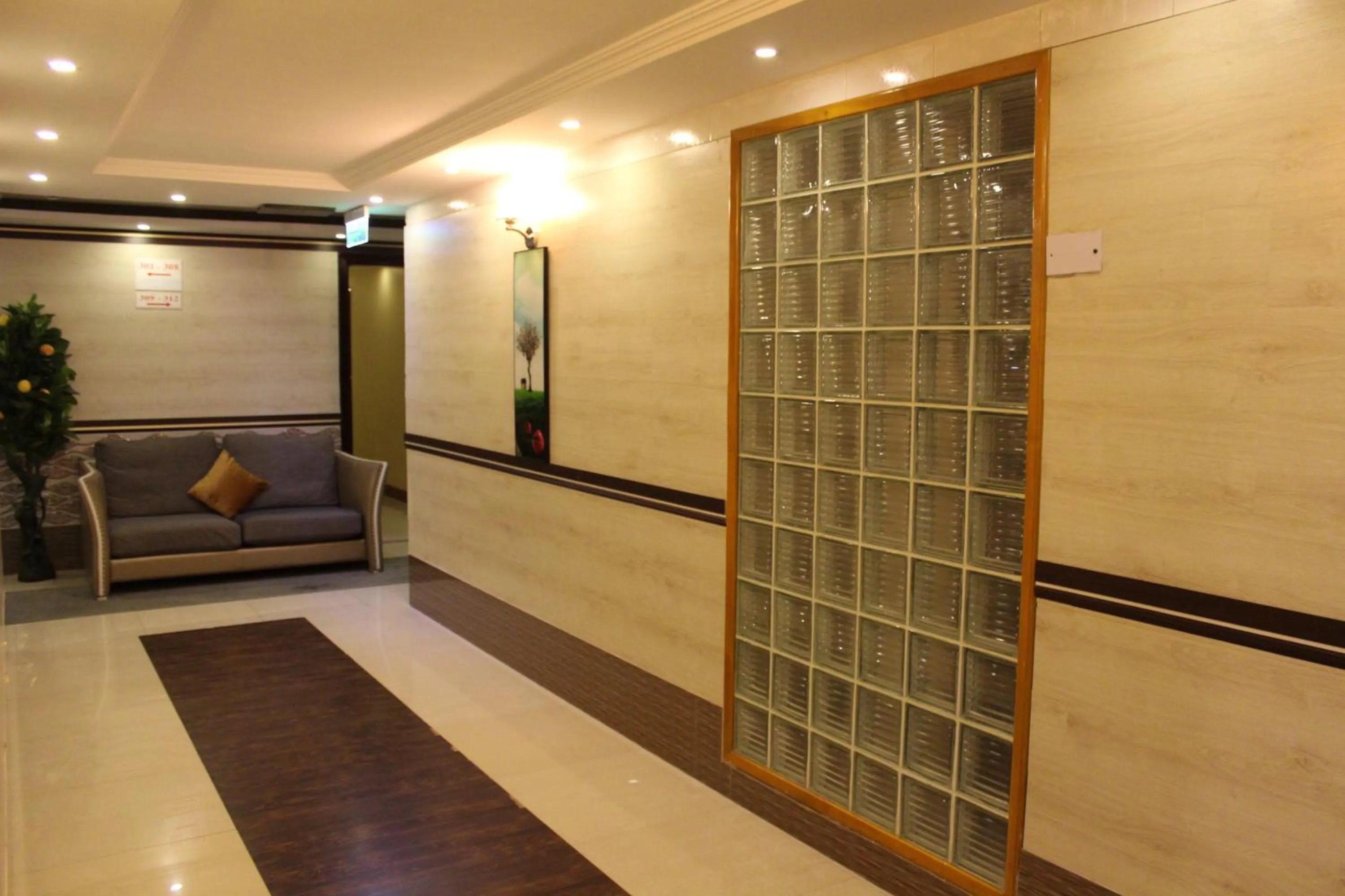 Lobby or reception in Mount Royal Hotel