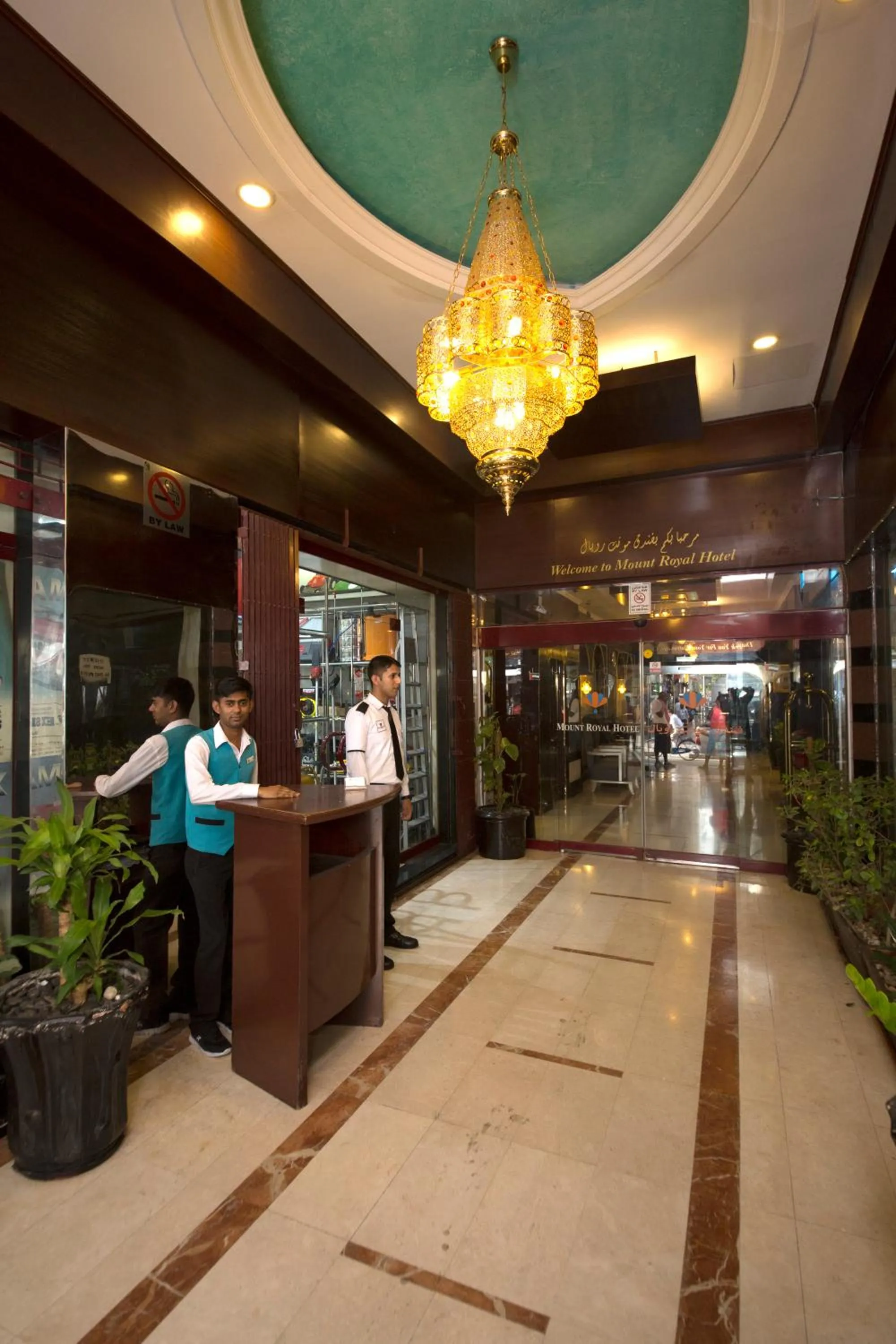 Facade/entrance in Mount Royal Hotel