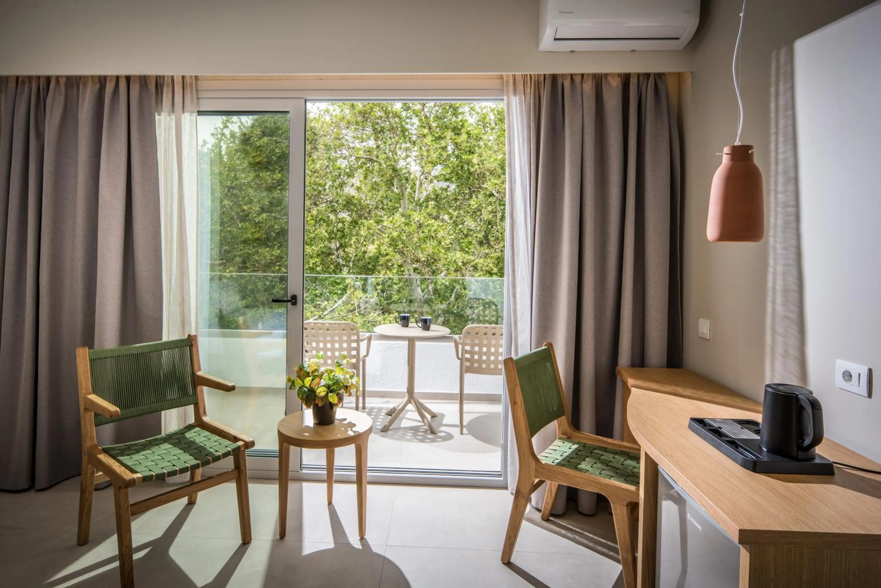 Balcony/Terrace in South Coast Hotel