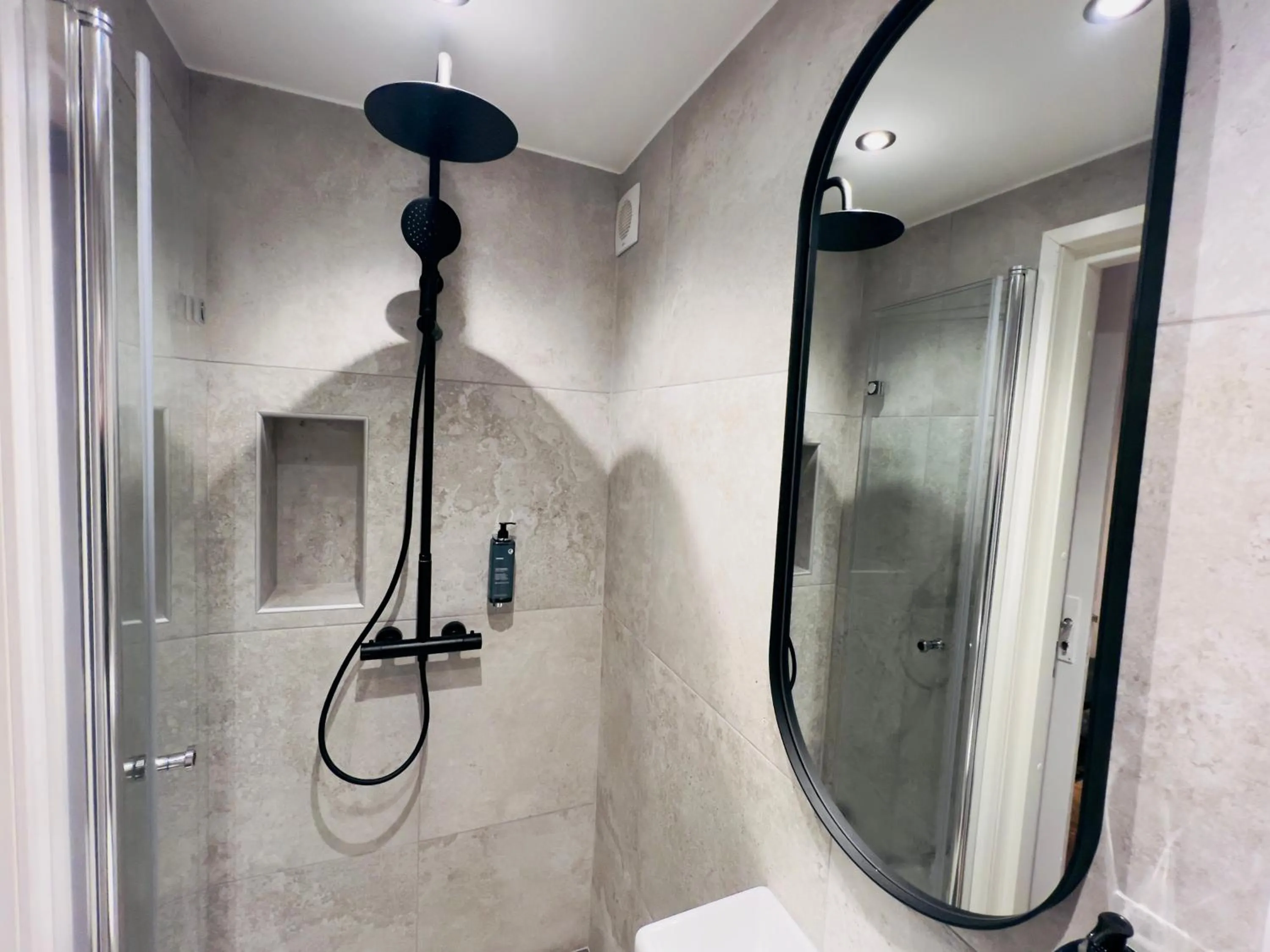 Shower in Arensburg Boutique Hotel & Spa