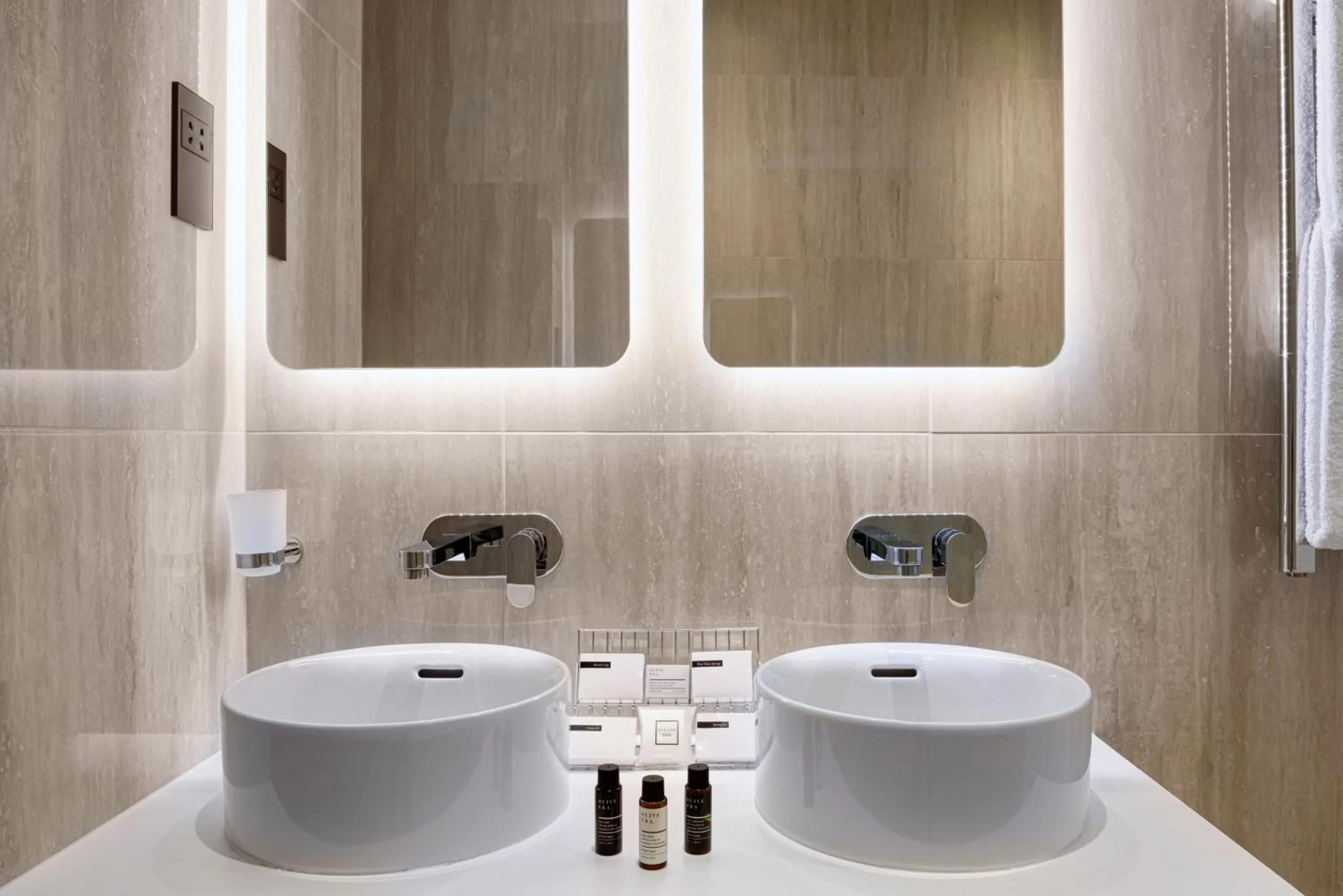 Bathroom in The Queens Gate Hotel