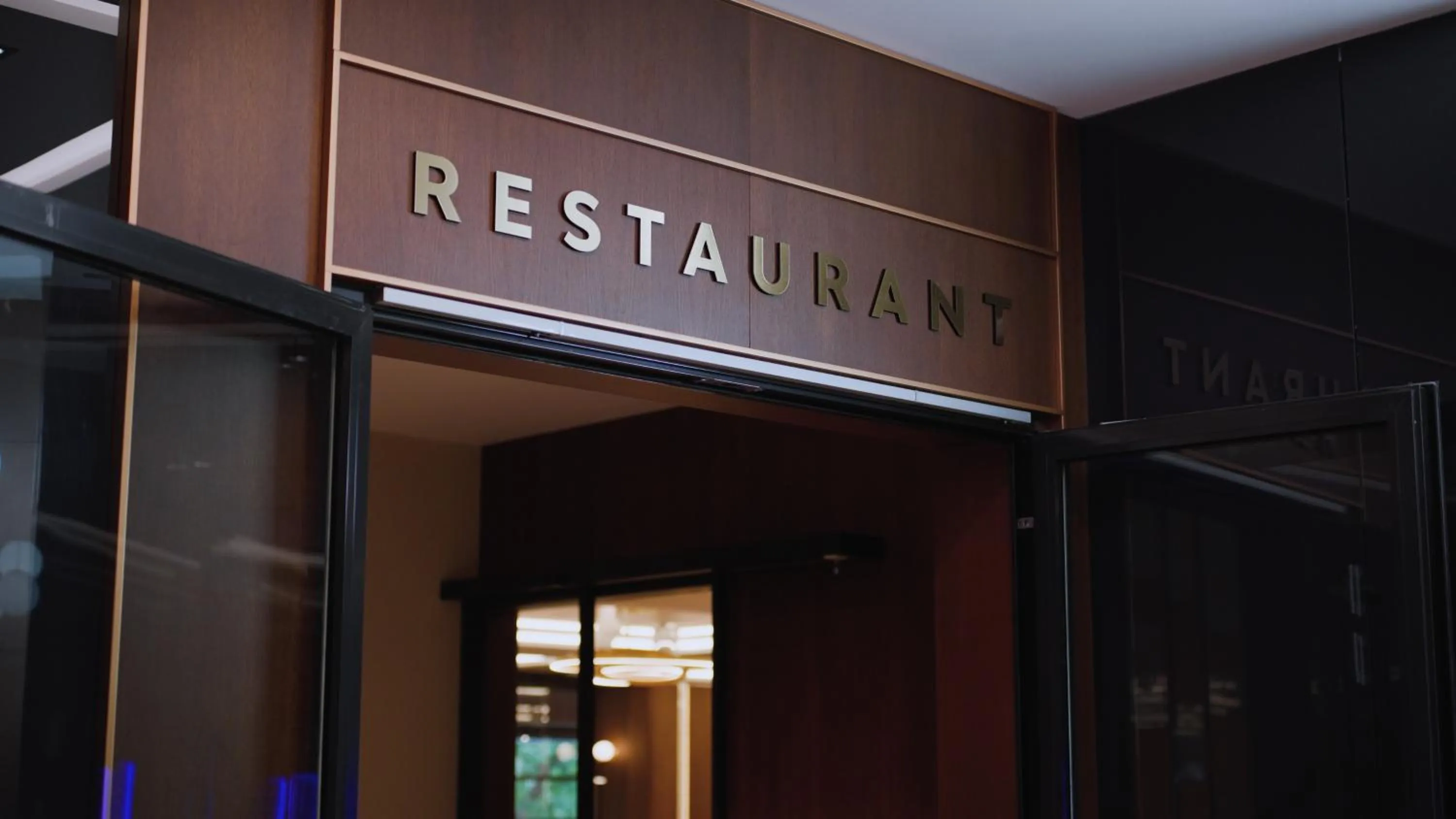 Restaurant/places to eat in Hotel Cherno More