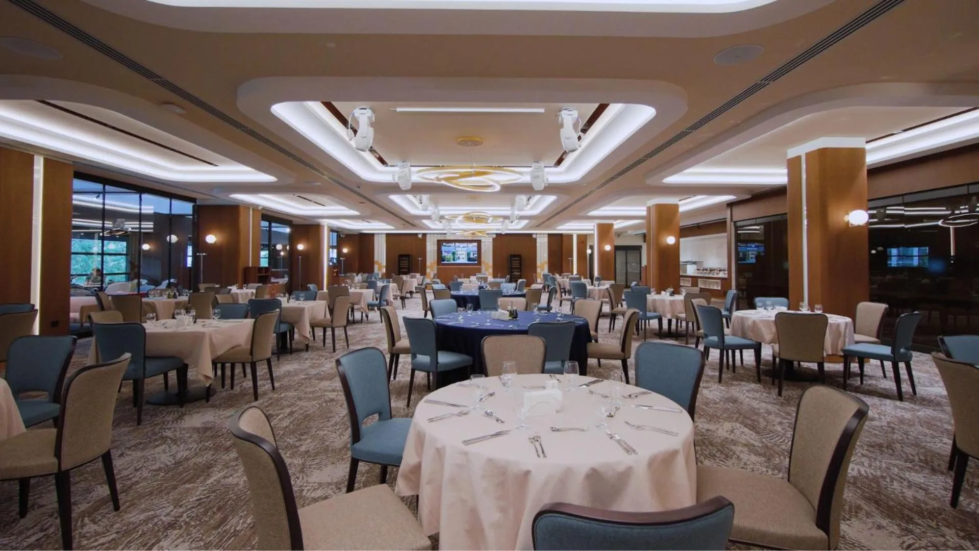 Restaurant/places to eat in Hotel Cherno More