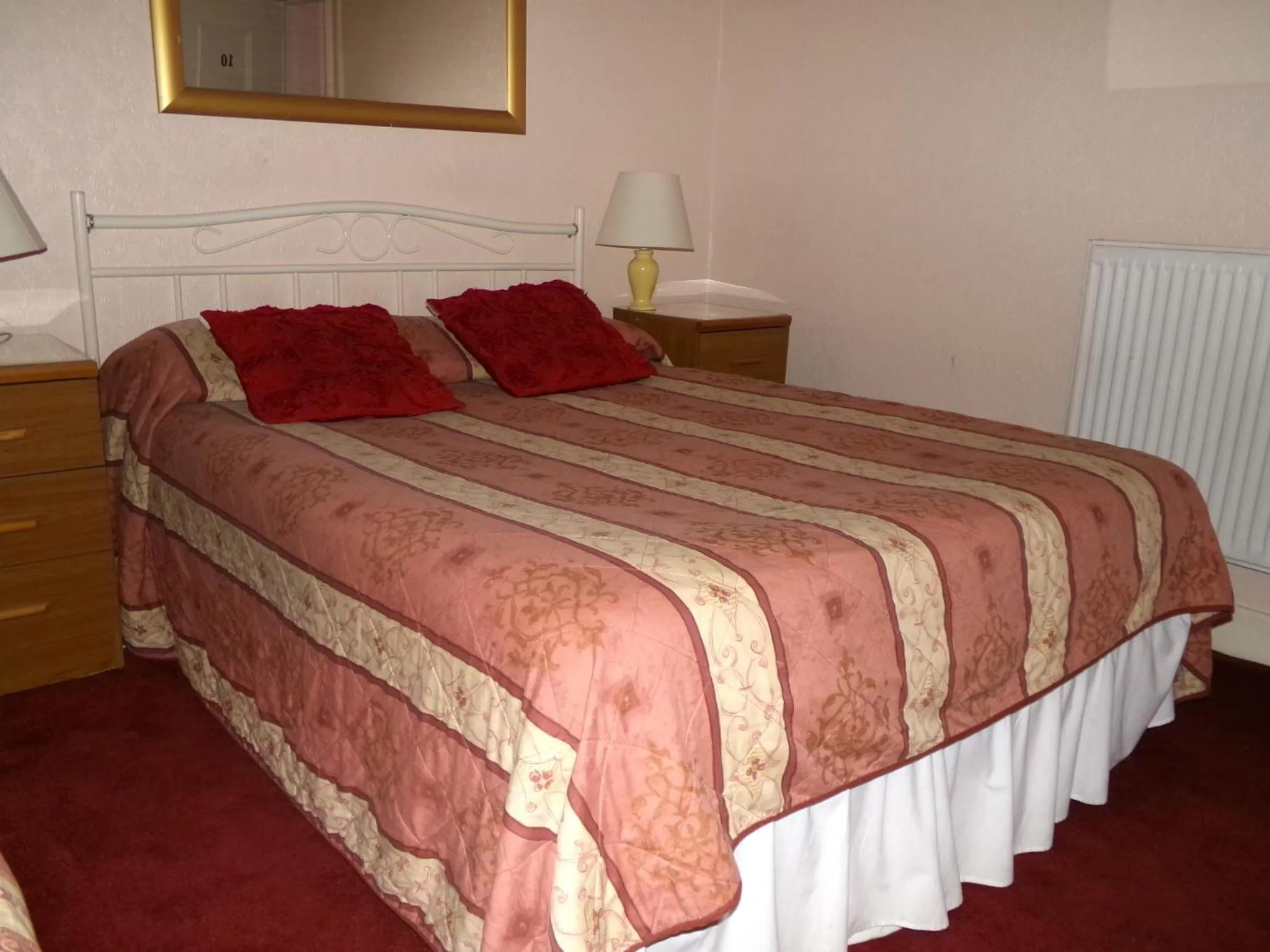 Bed in Averon Guest House