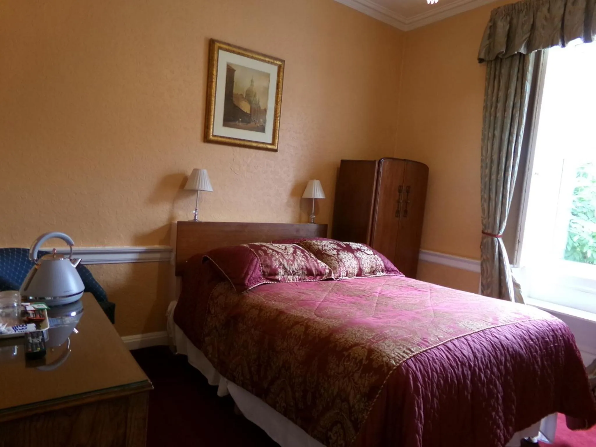 Bedroom, Bed in Averon Guest House