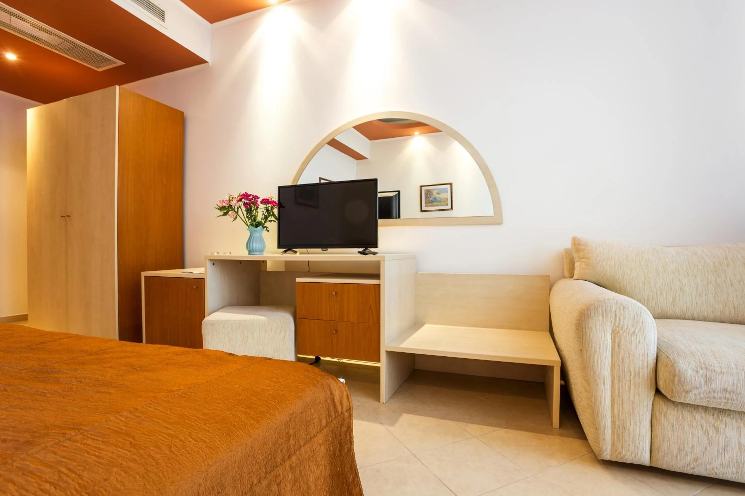 Spring, Bed in Family Hotel Gold Pearl