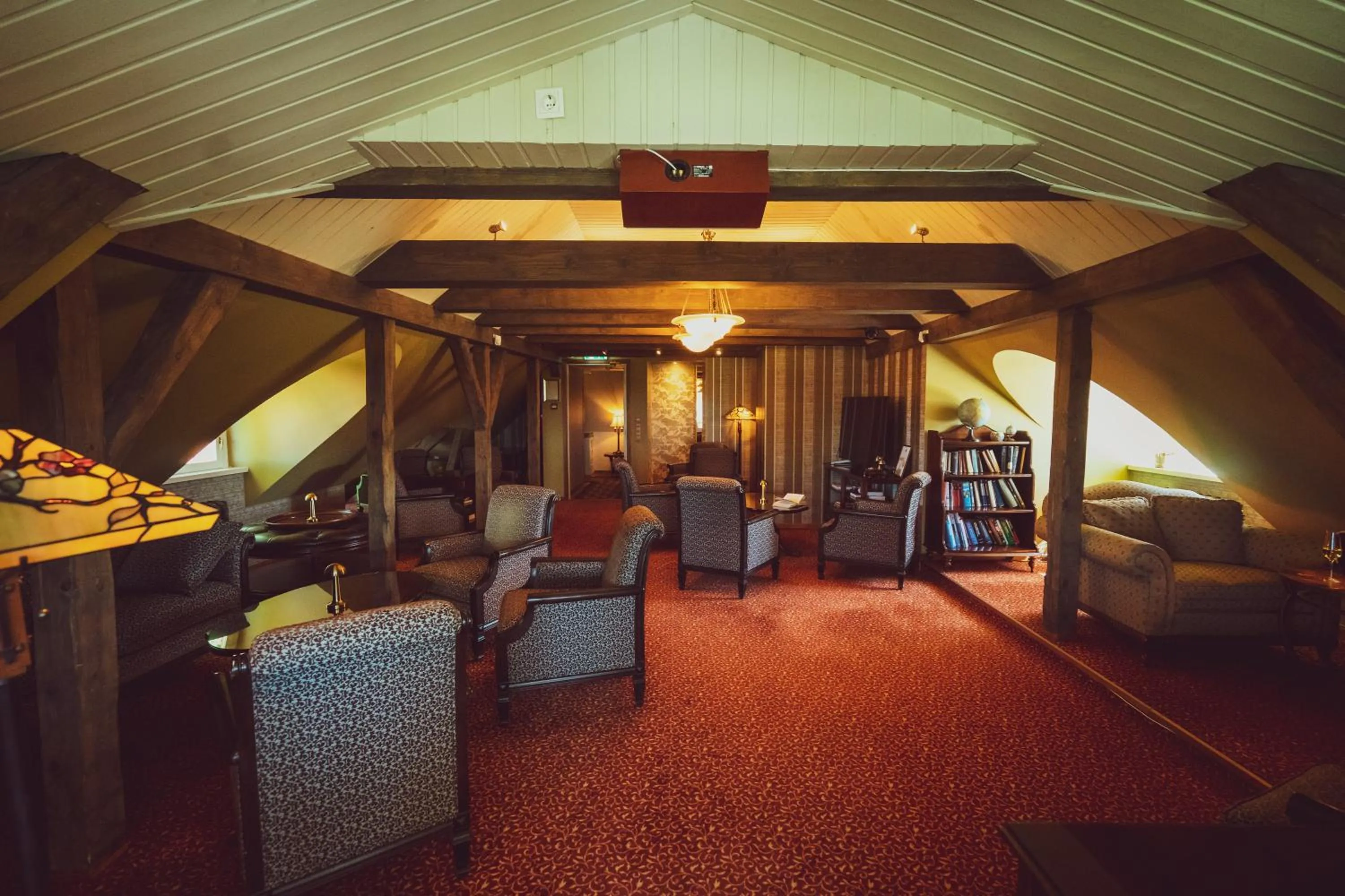 Library in Ekesparre Boutique Hotel