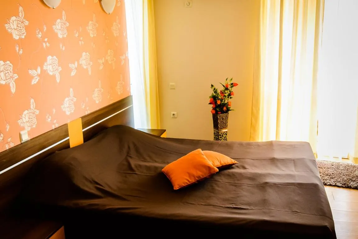 Photo of the whole room, Bed in Sunrise Hotel