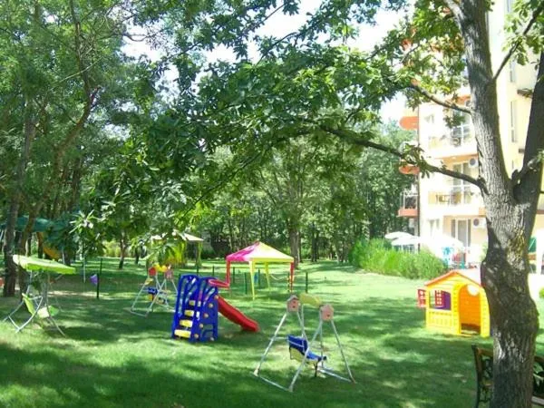 Garden in Sunrise Hotel