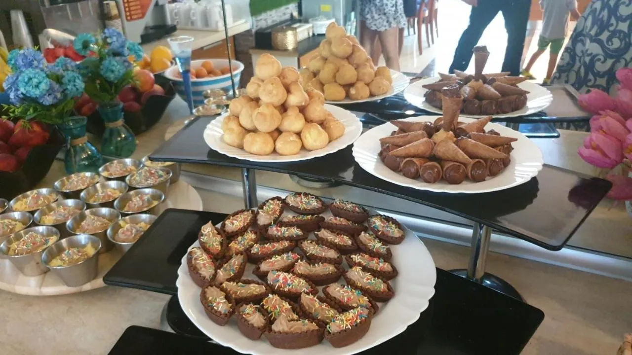 Food in Sunrise Hotel