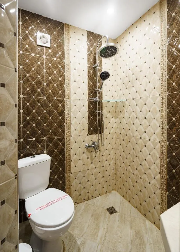 Bathroom in Sunrise Hotel