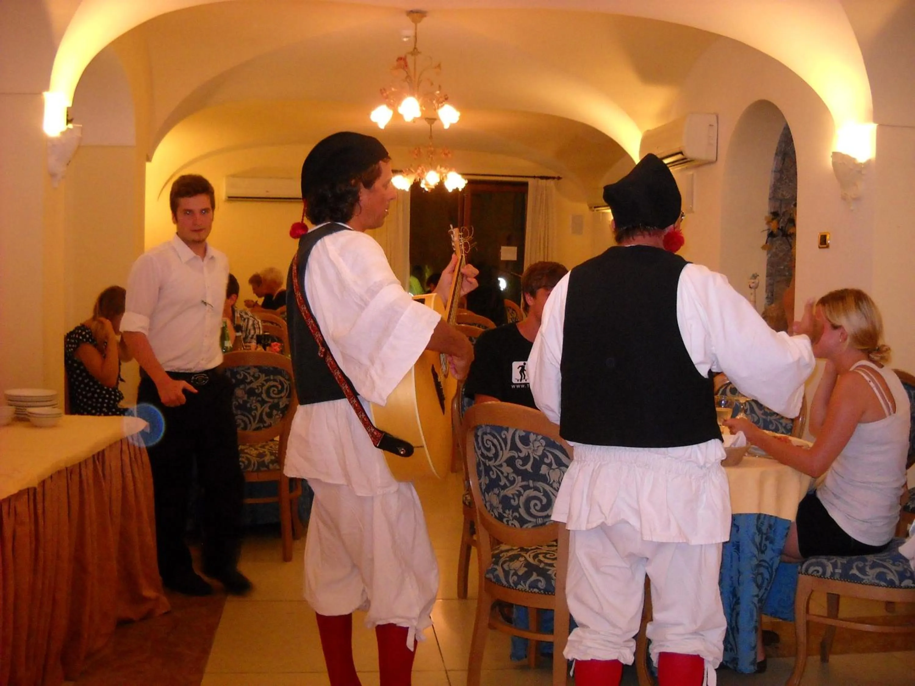 Evening entertainment in Hotel Villa Franca