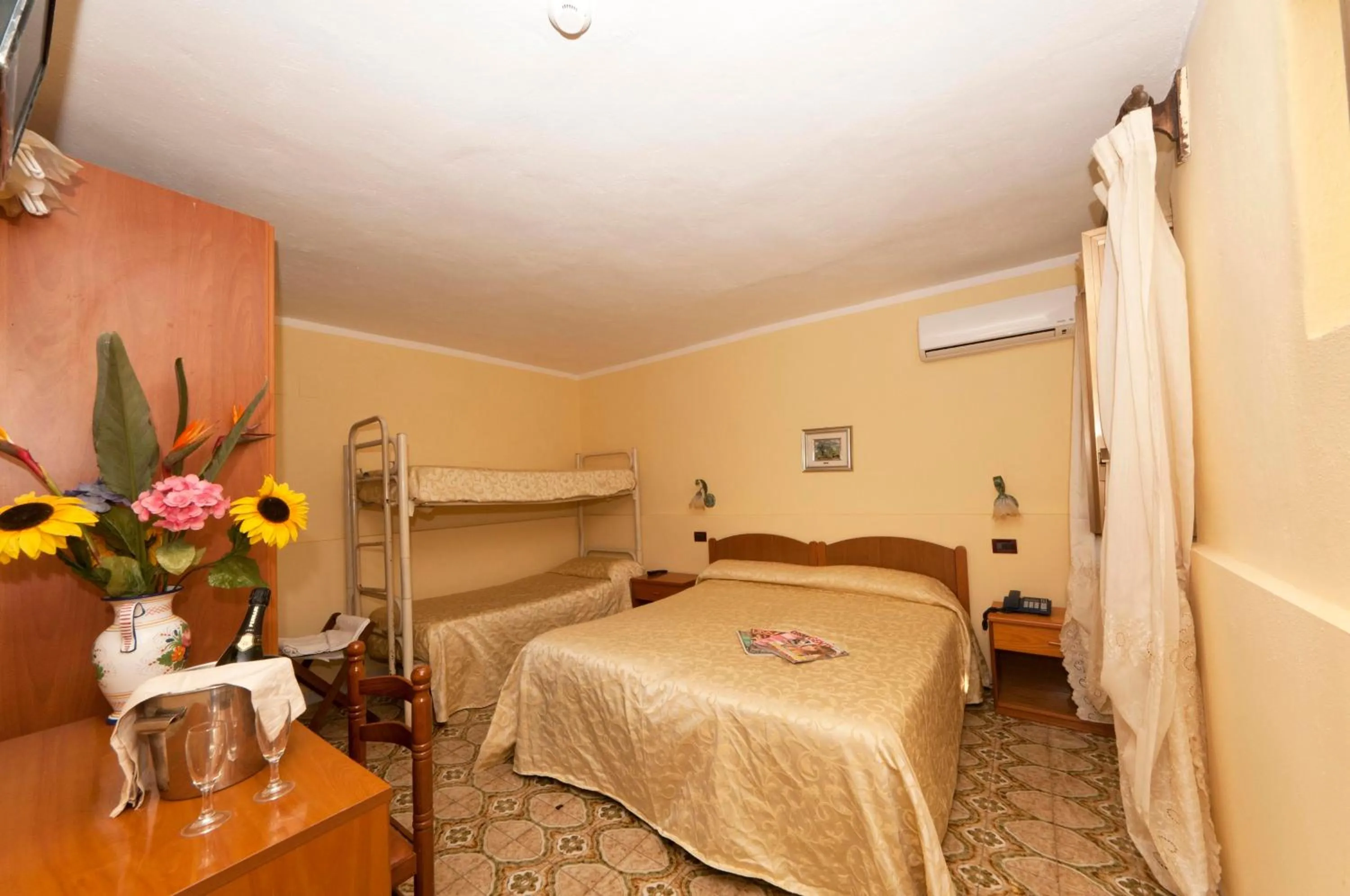 Bedroom in Hotel Villa Franca