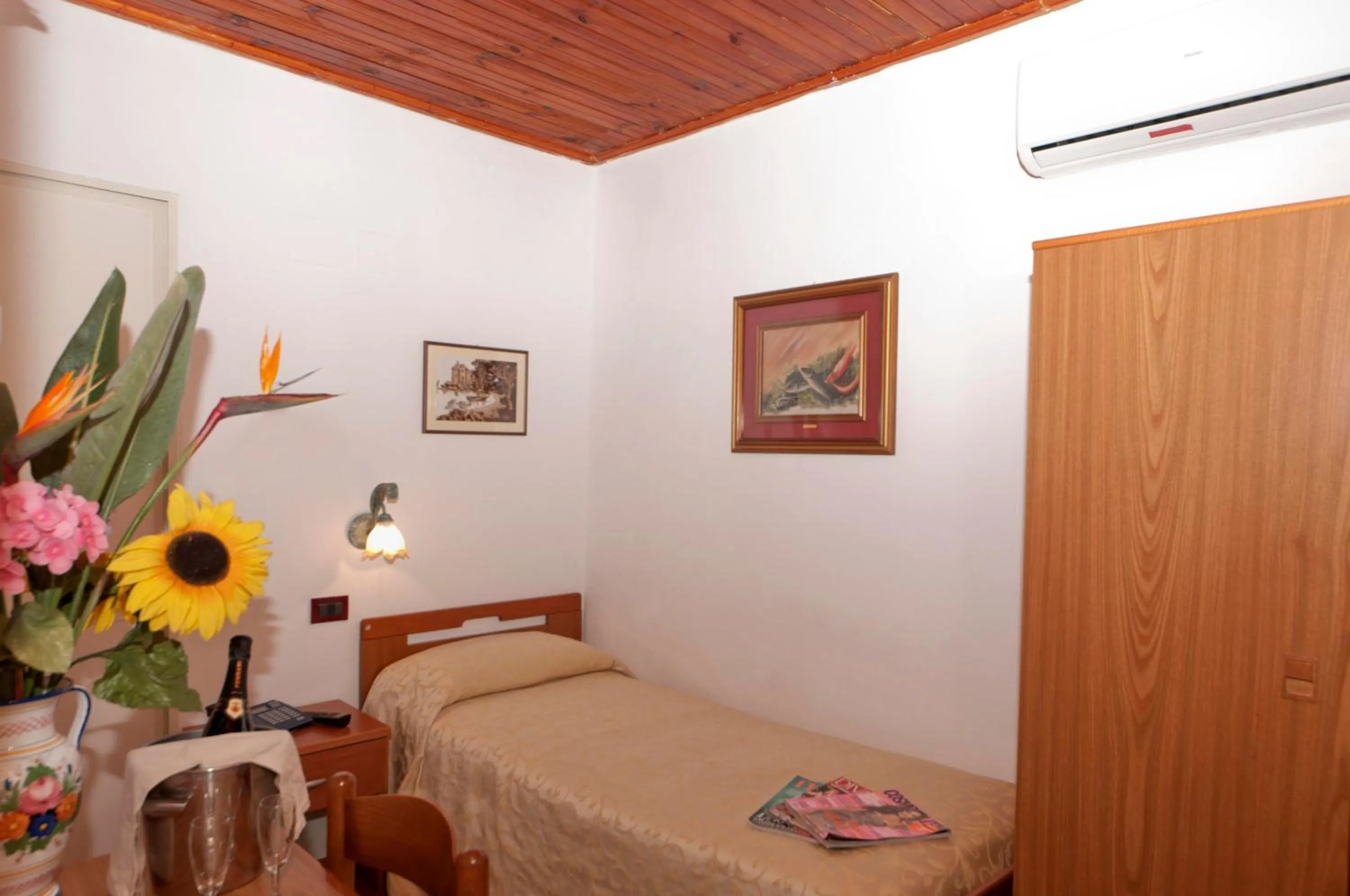 Bedroom in Hotel Villa Franca