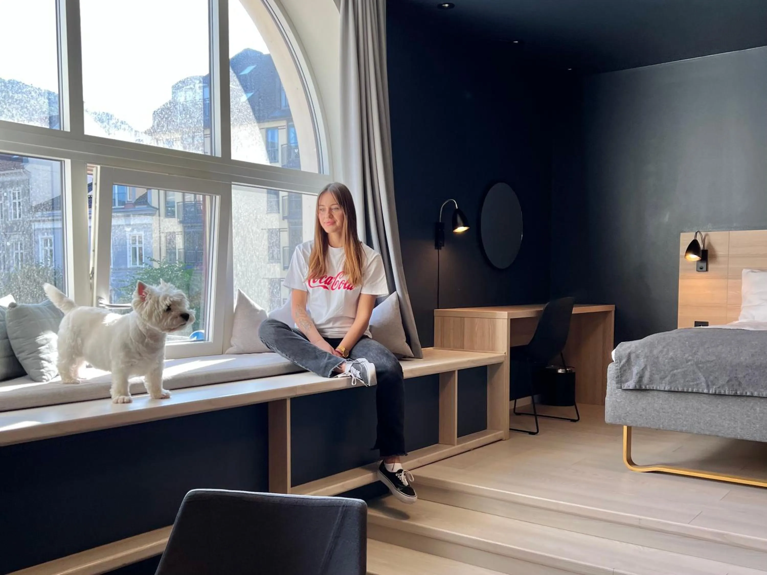 Seating area, Bed in Citybox Bergen City