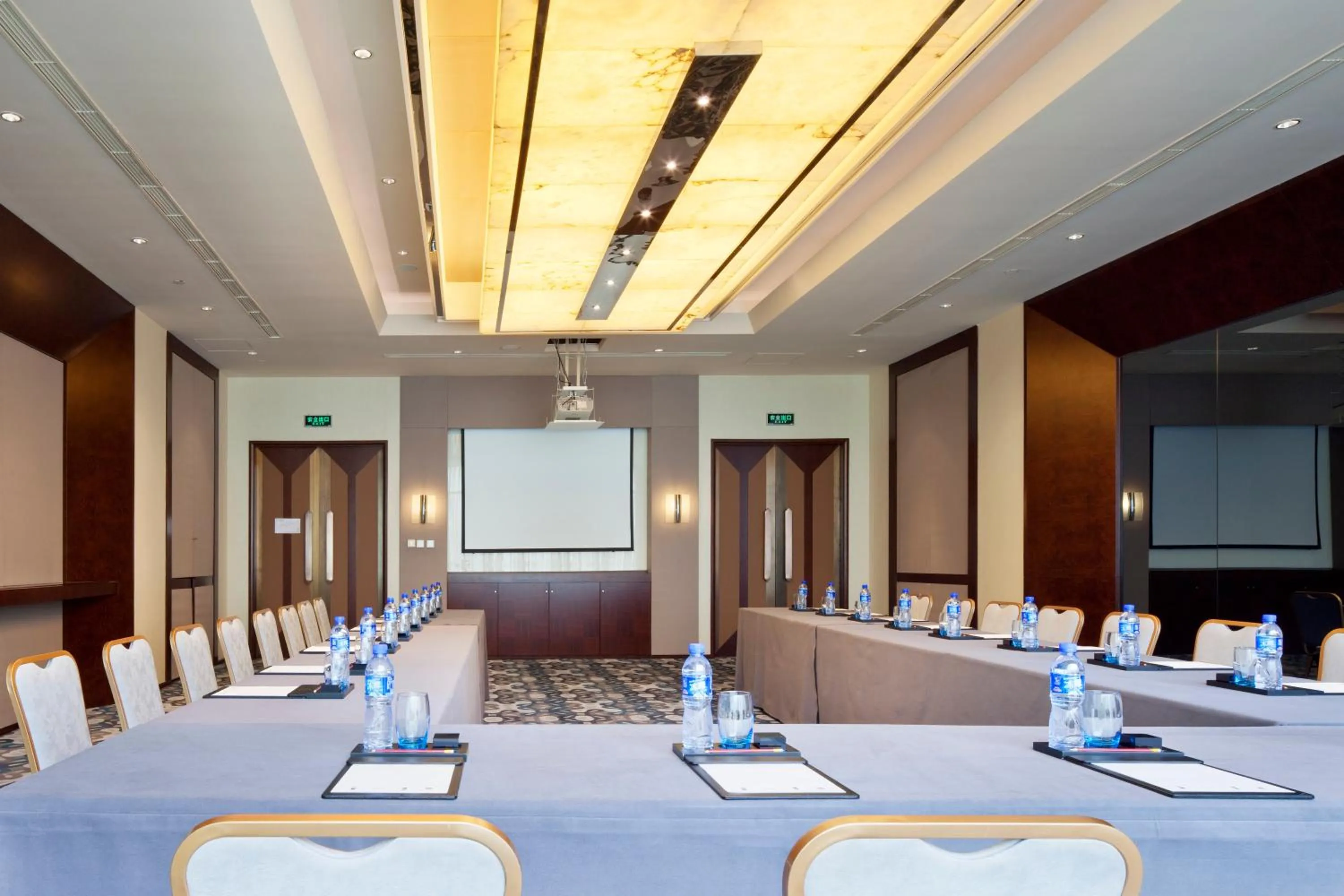Meeting/conference room in Crowne Plaza Tianjin Binhai by IHG