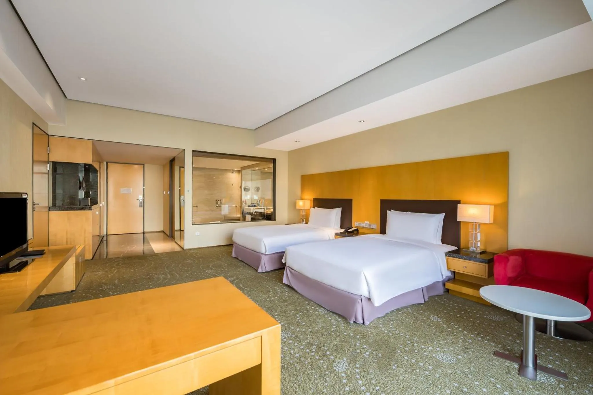 Photo of the whole room, Bed in Crowne Plaza Tianjin Binhai by IHG