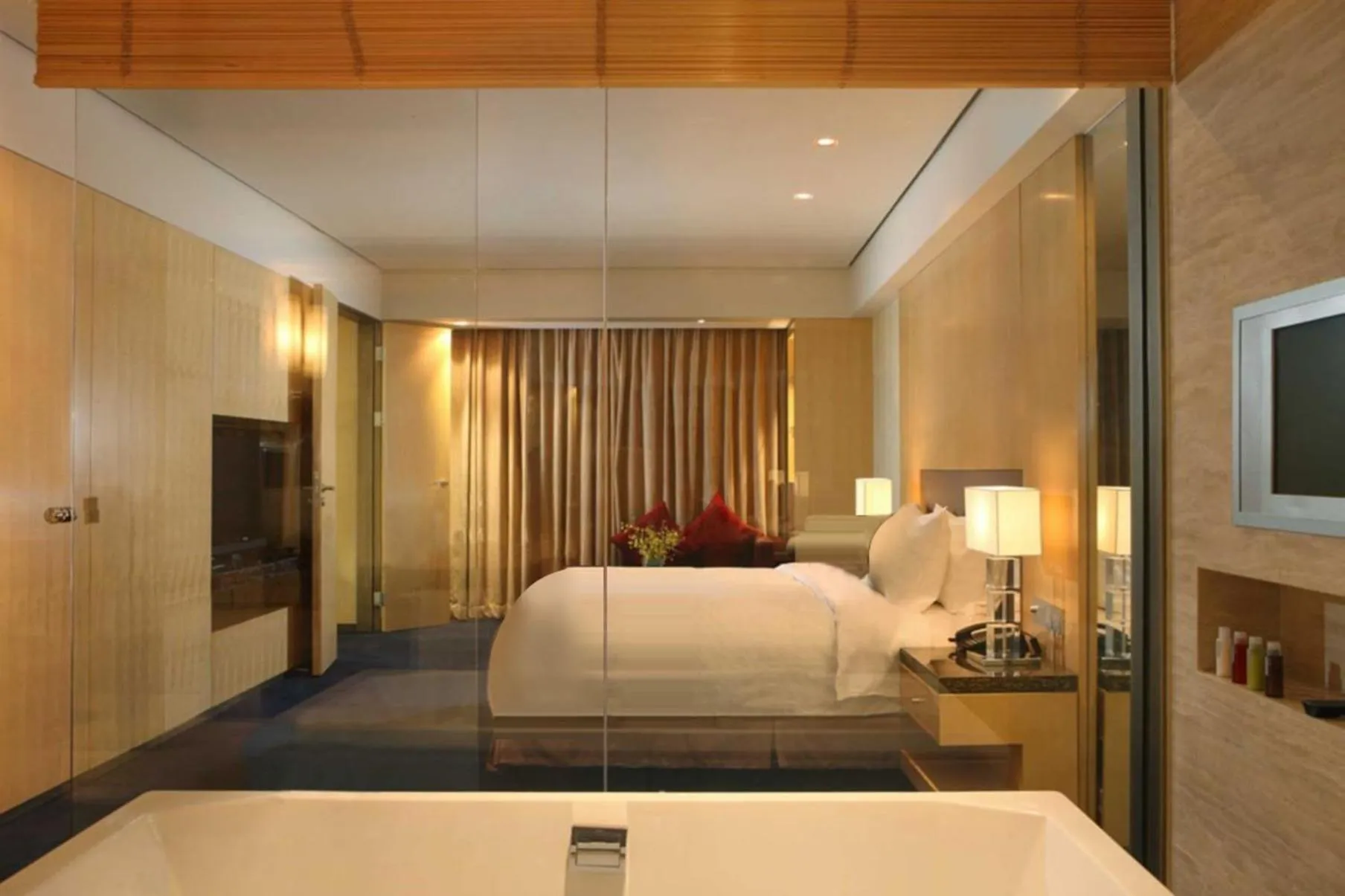 Bedroom, Bed in Crowne Plaza Tianjin Binhai by IHG