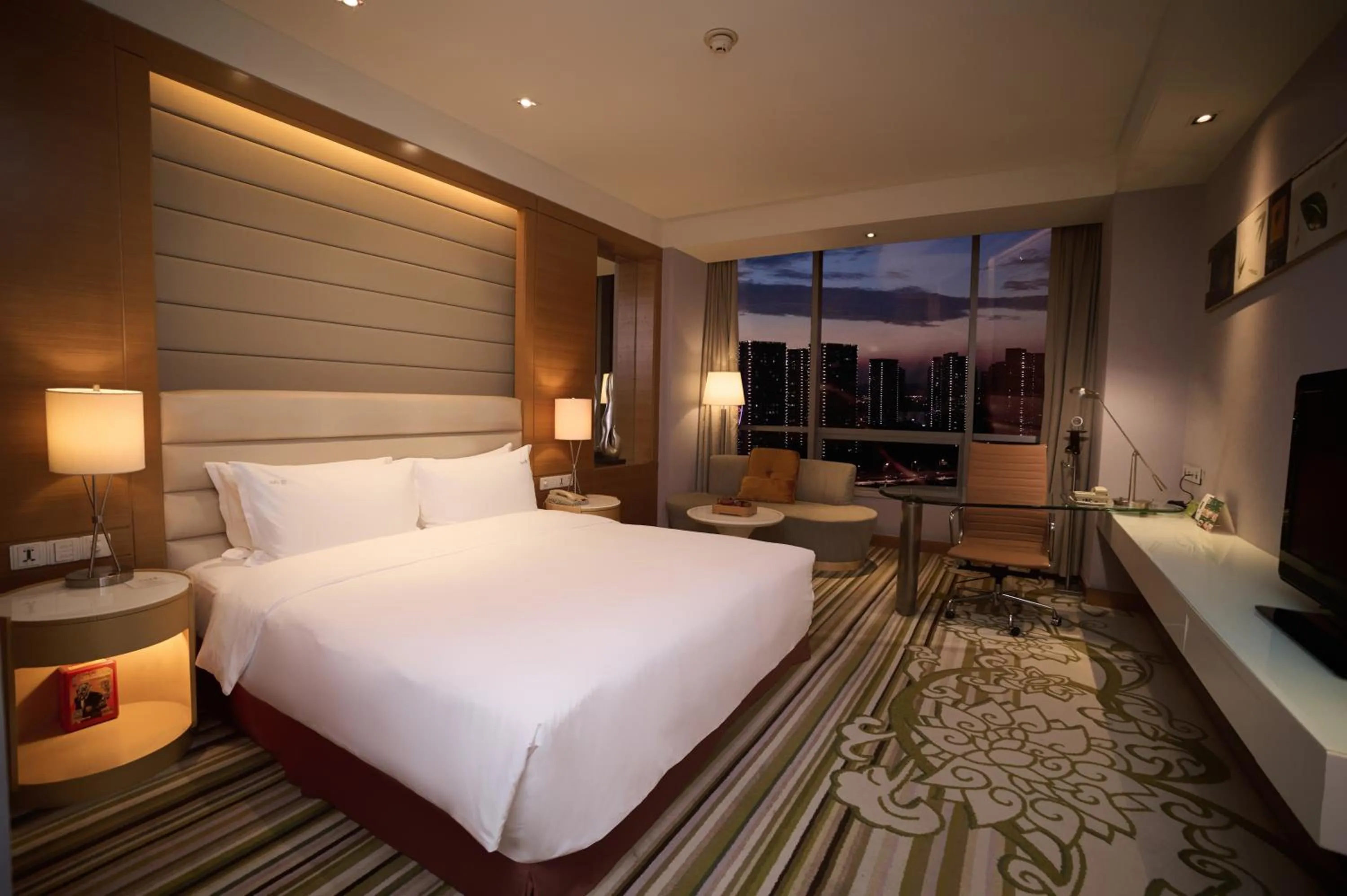 Bed in Holiday Inn Tianjin Riverside by IHG