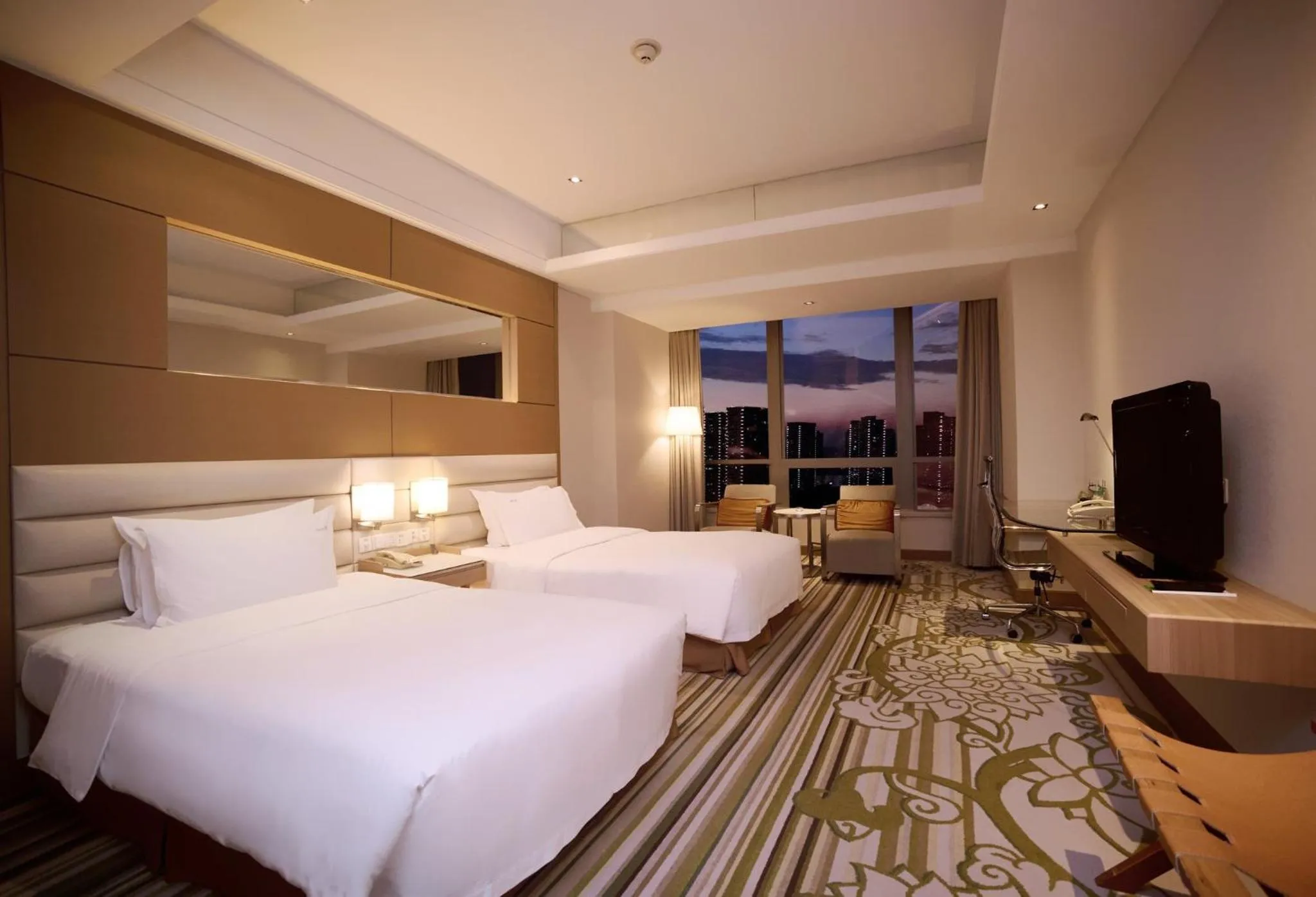 Photo of the whole room, Bed in Holiday Inn Tianjin Riverside by IHG