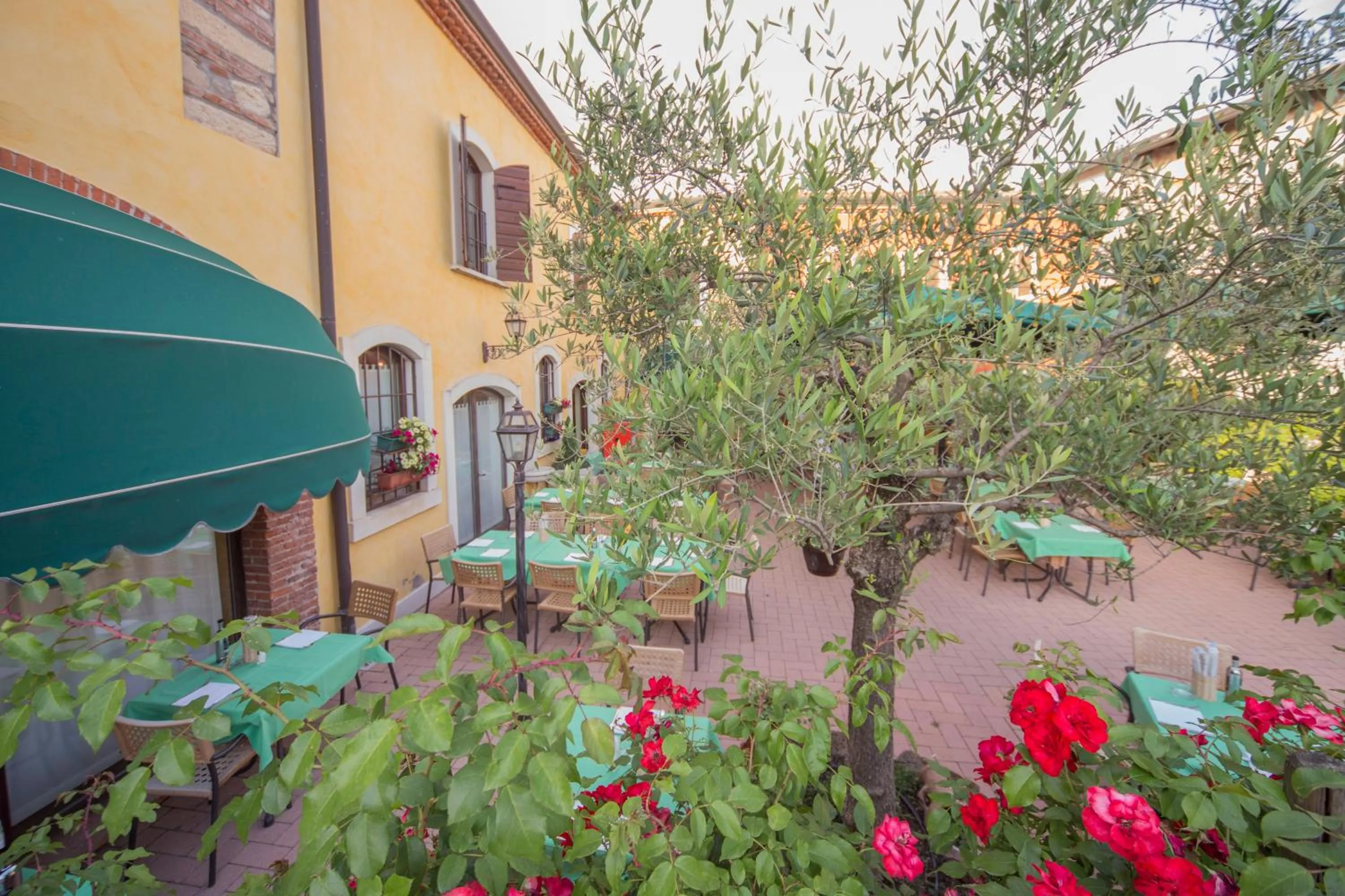 Facade/entrance in Hotel Antichi Cortili