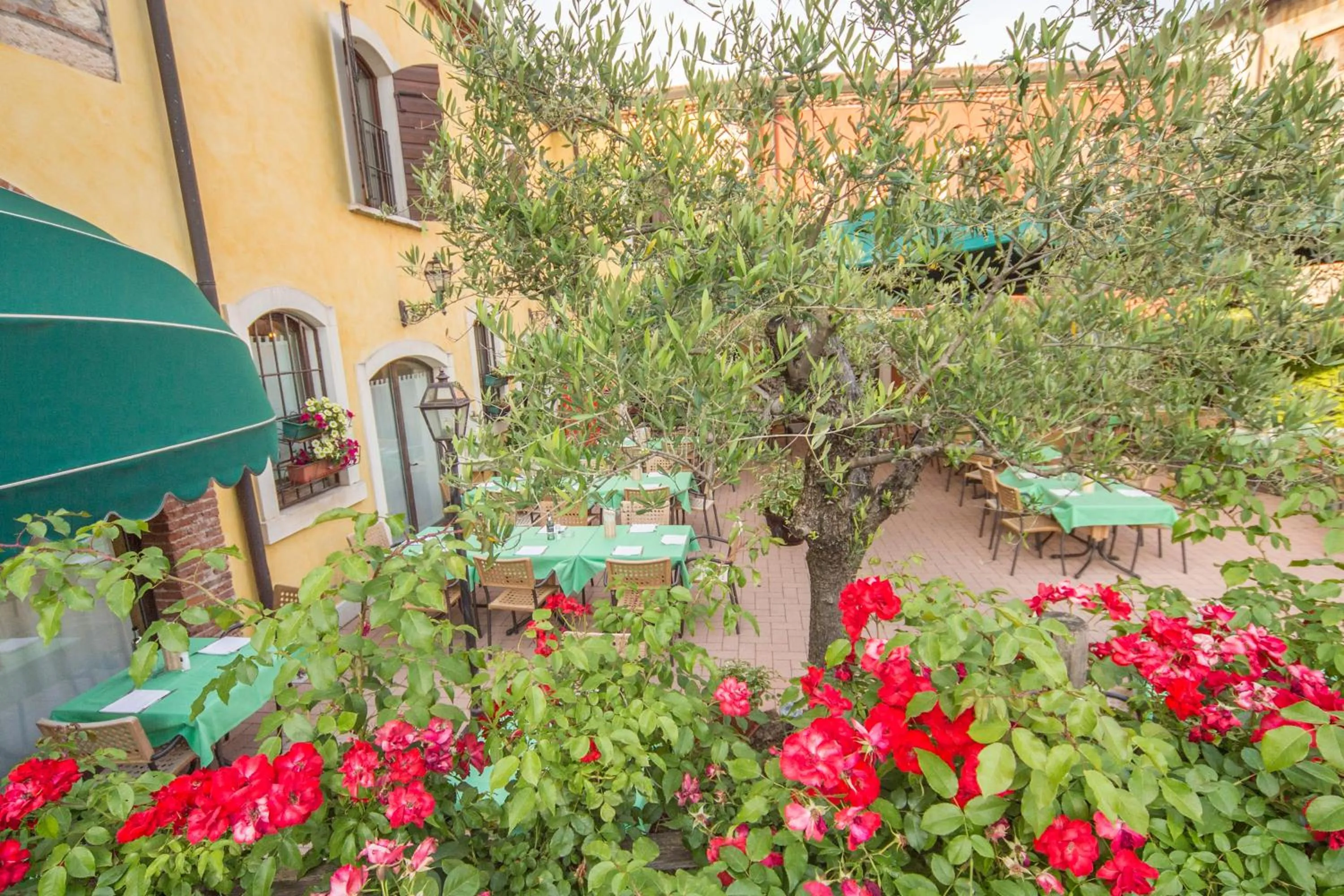 Facade/entrance in Hotel Antichi Cortili