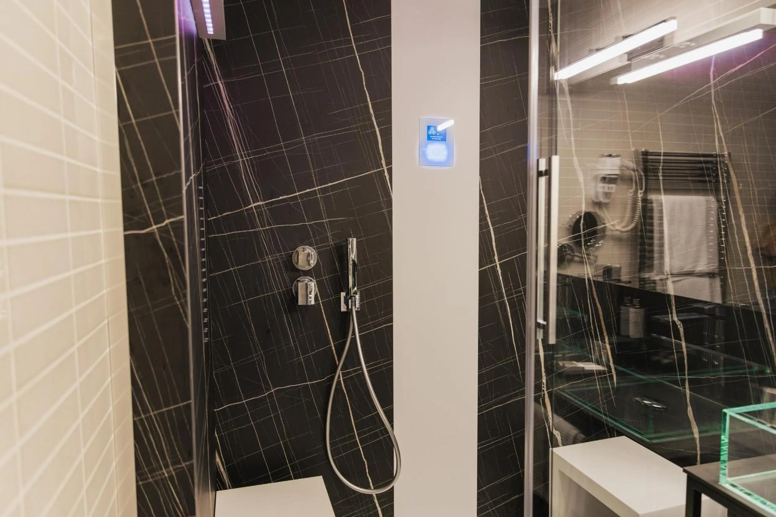 Shower in Hotel Bel Sit