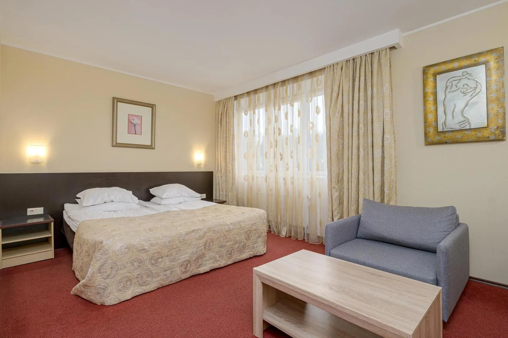 Junior Suite with Spa Bath and Pool and Sauna Access in Hotel Rocca al Mare