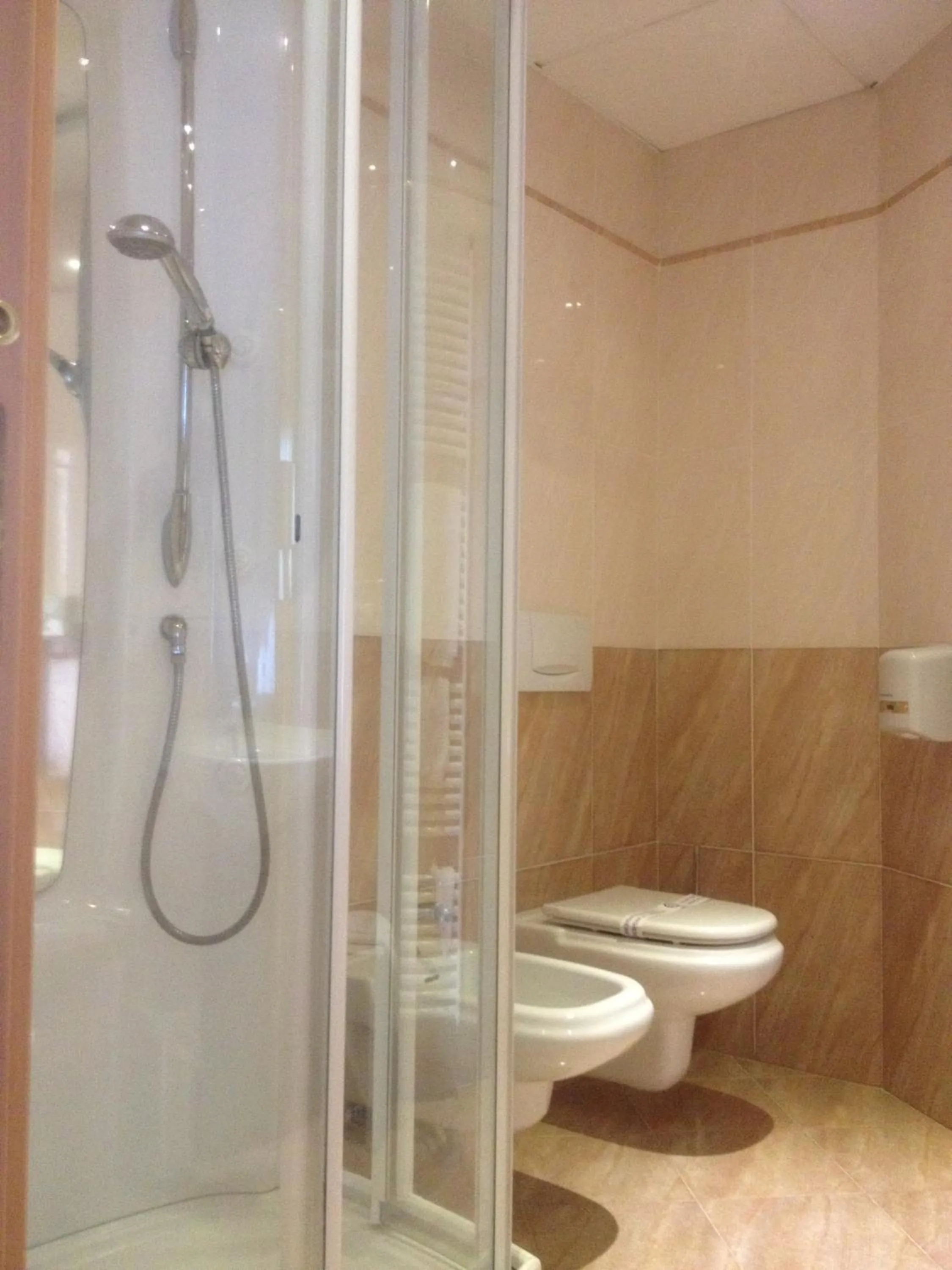 Shower in SIRIOHotel