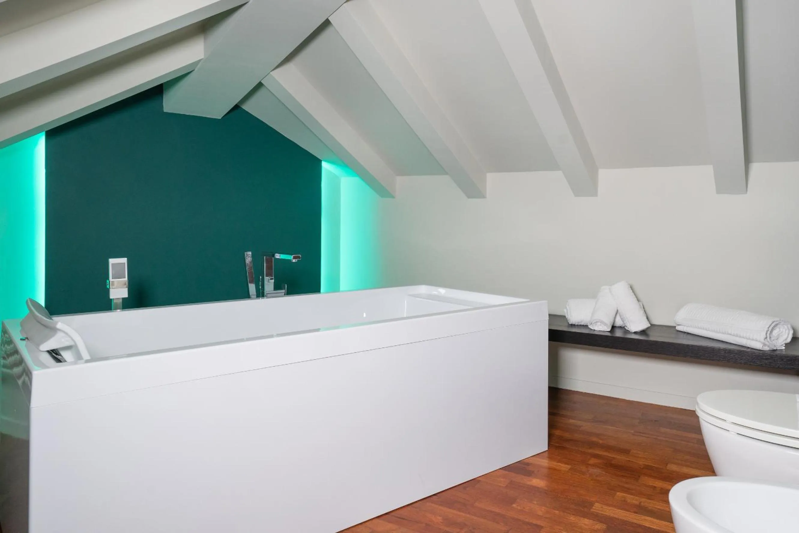 Hot Tub in SIRIOHotel