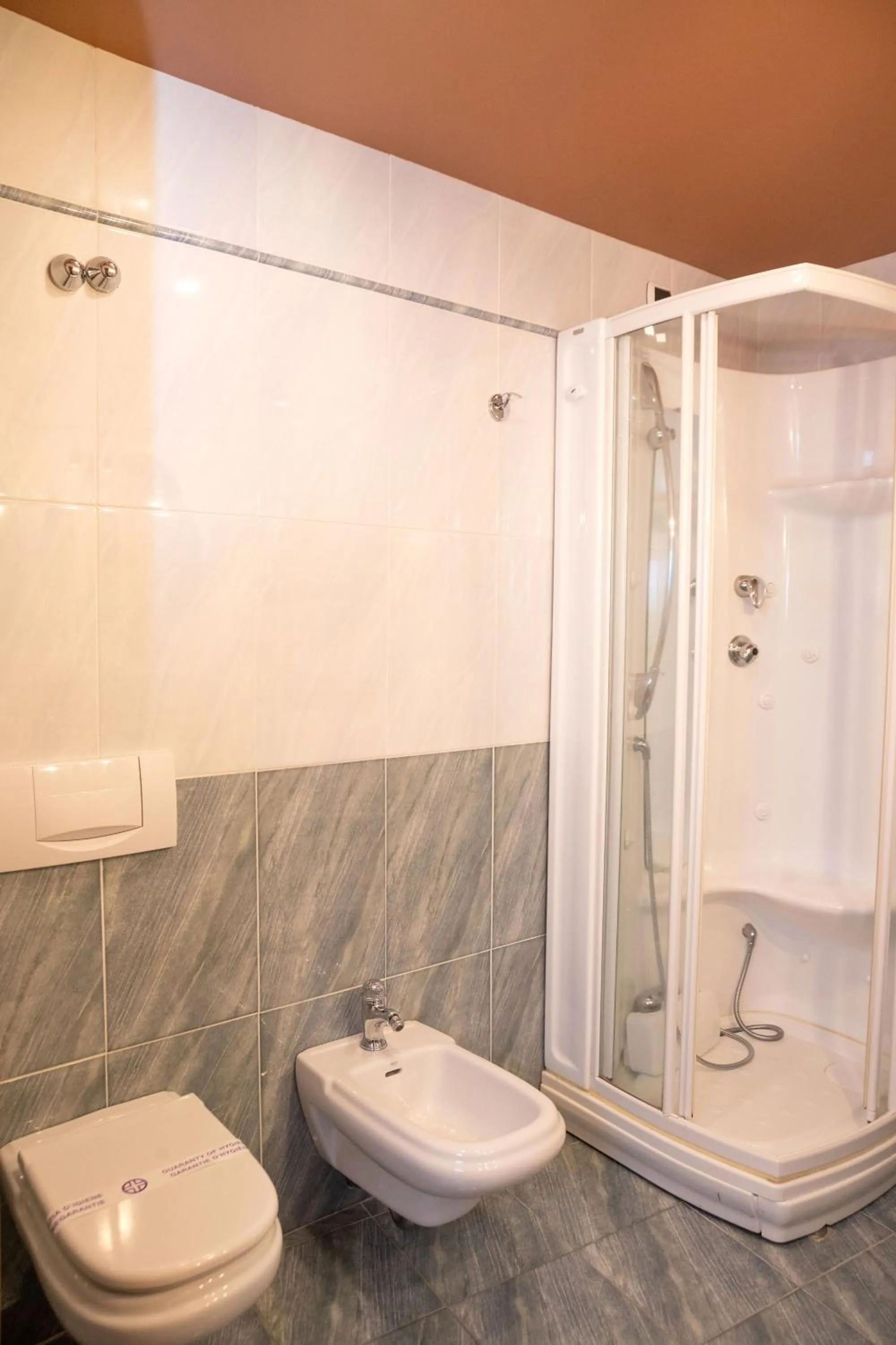 Shower in SIRIOHotel