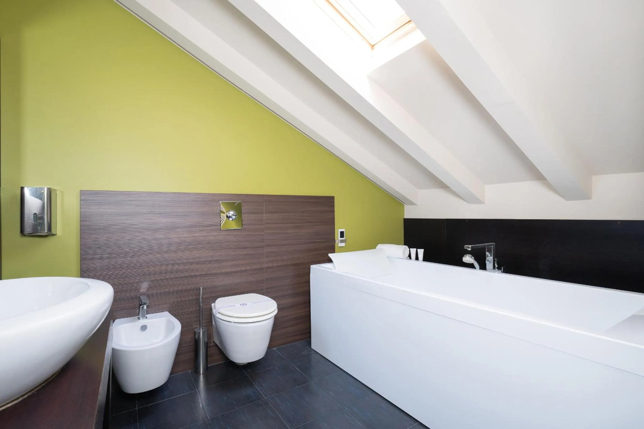 Bathroom in SIRIOHotel