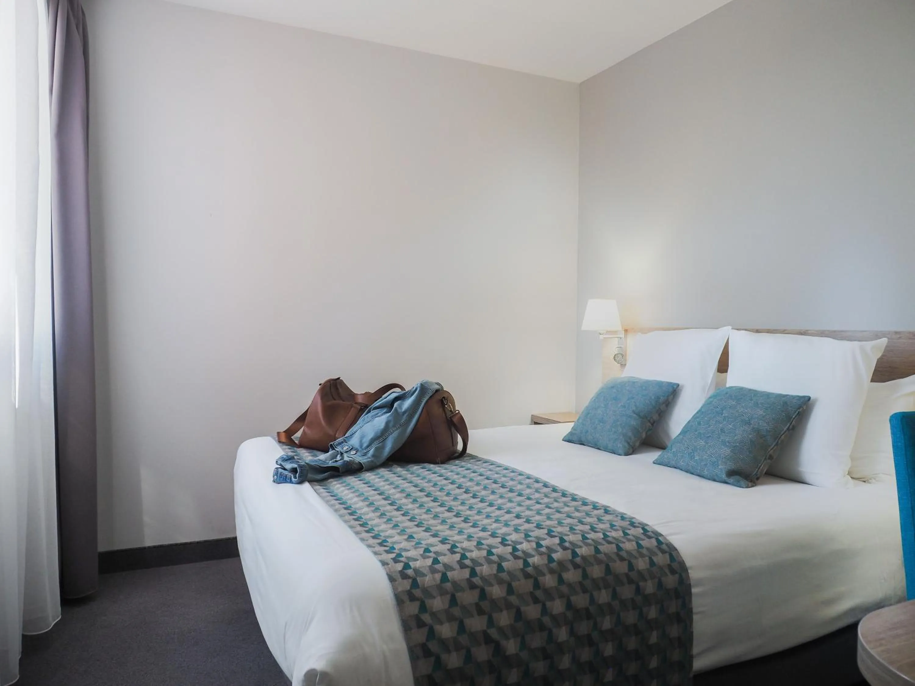 Bedroom, Bed in The Originals City, Hôtel de la Confluence, Agen Ouest