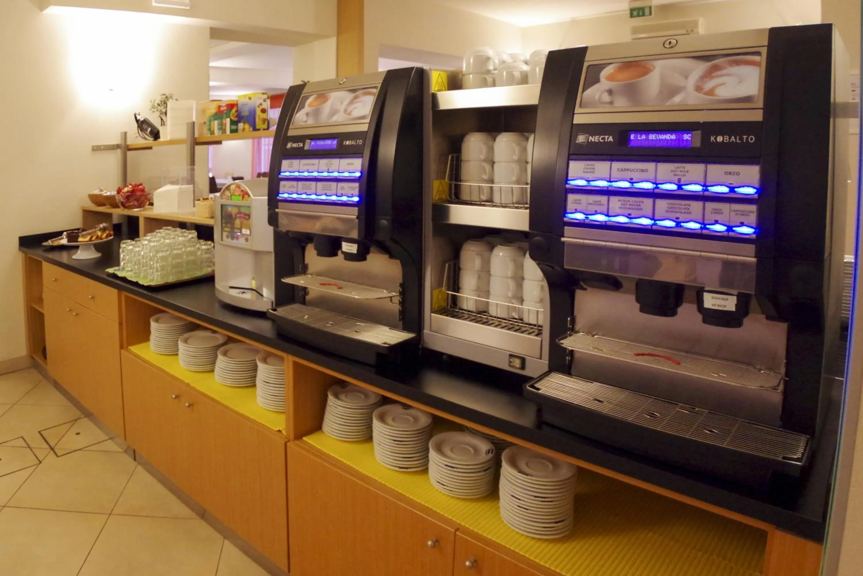 Restaurant/places to eat in Hotel Nederland