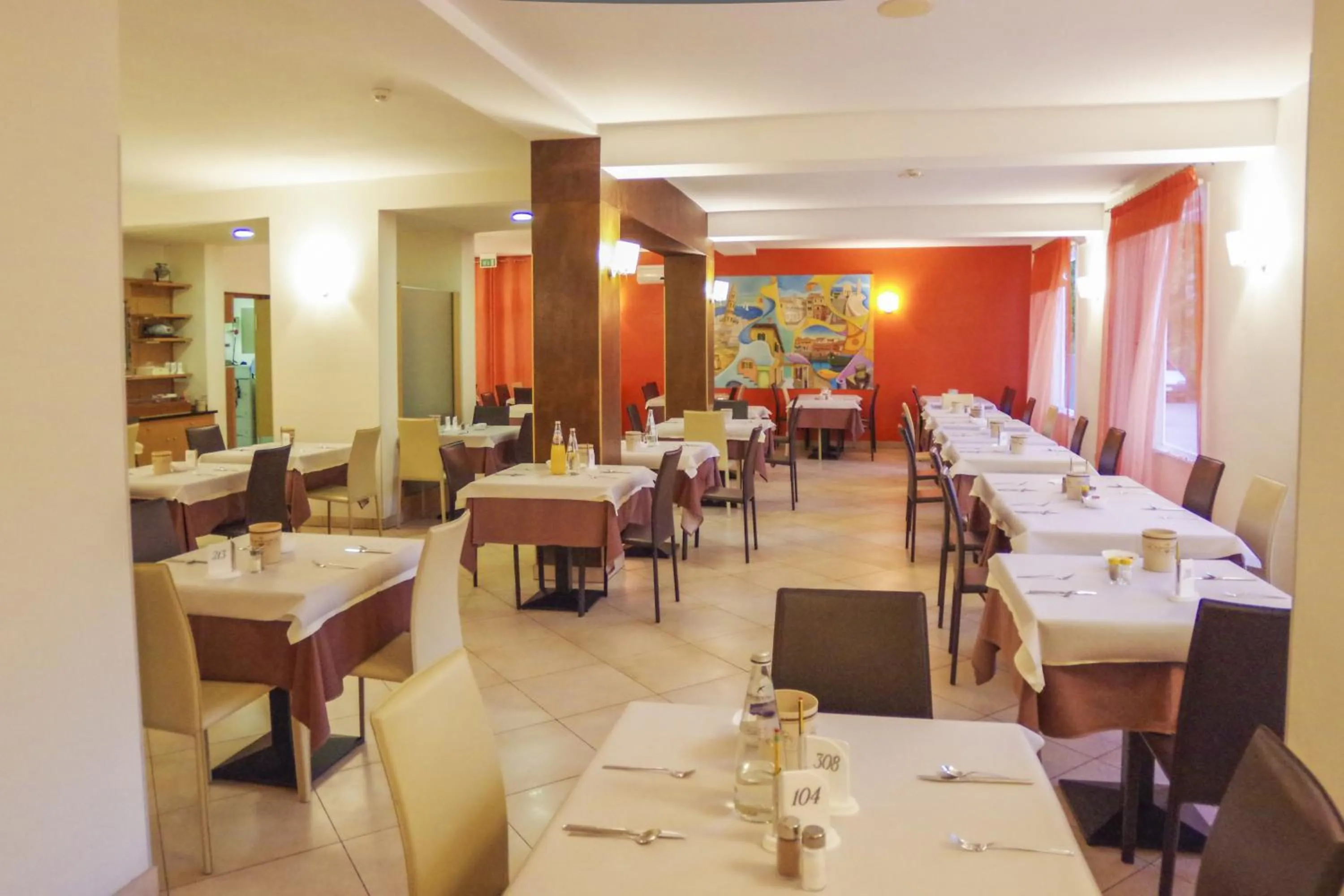 Restaurant/places to eat in Hotel Nederland