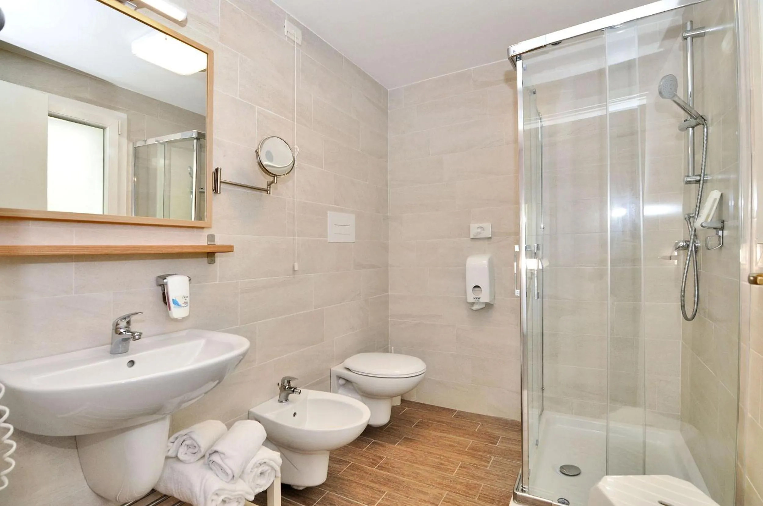 Bathroom in Hotel Nederland