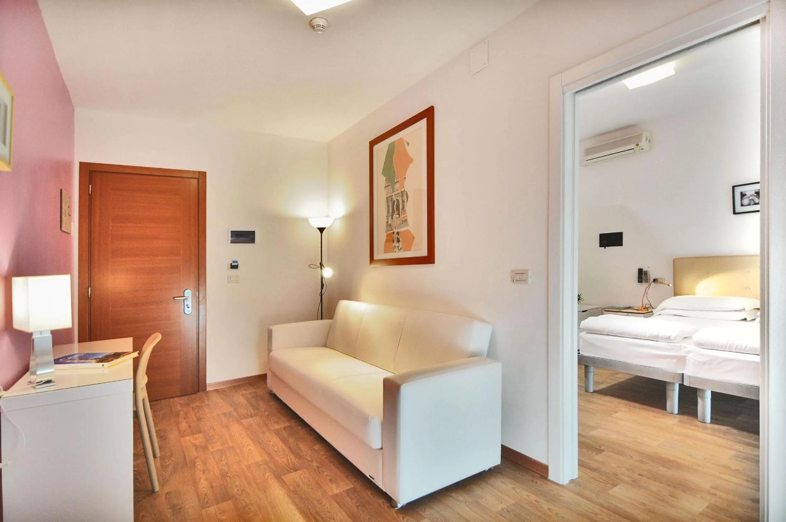 Bedroom, Bed in Hotel Nederland