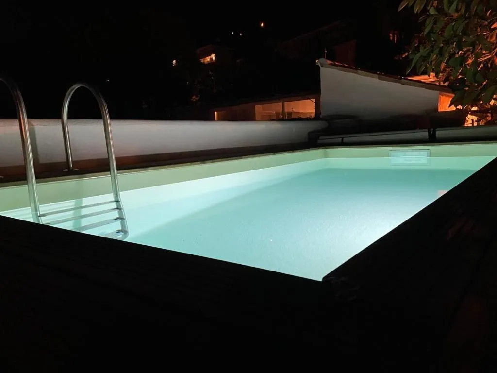 Swimming pool in Hôtel La Villa Patricia - Charme et Tradition