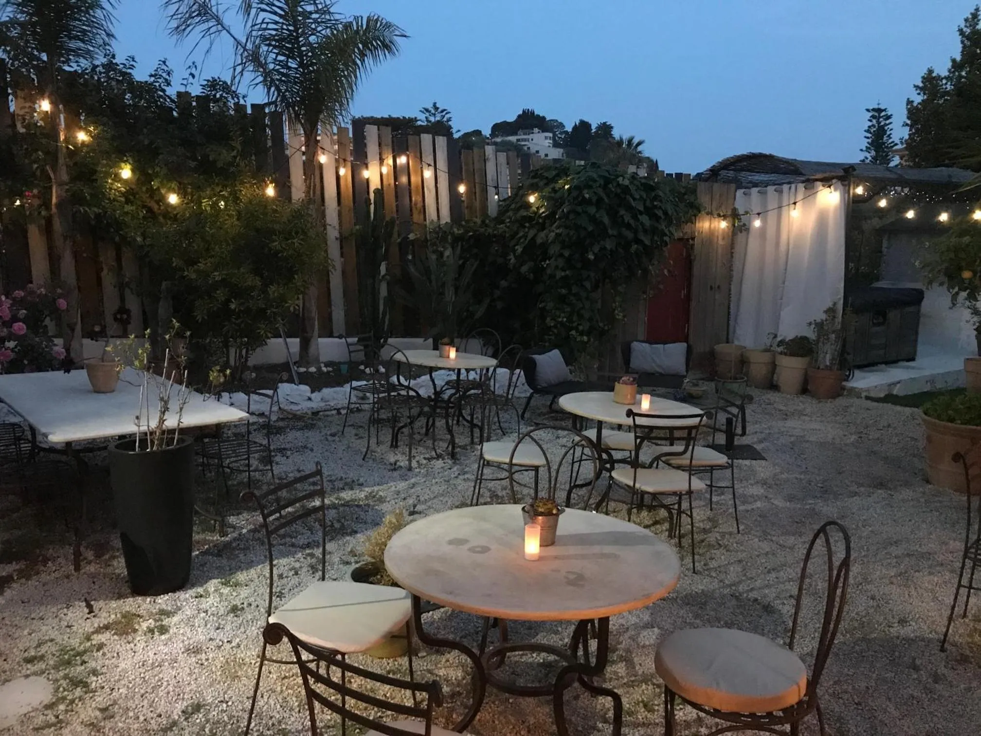 Garden in Hôtel La Villa Patricia - Charme et Tradition