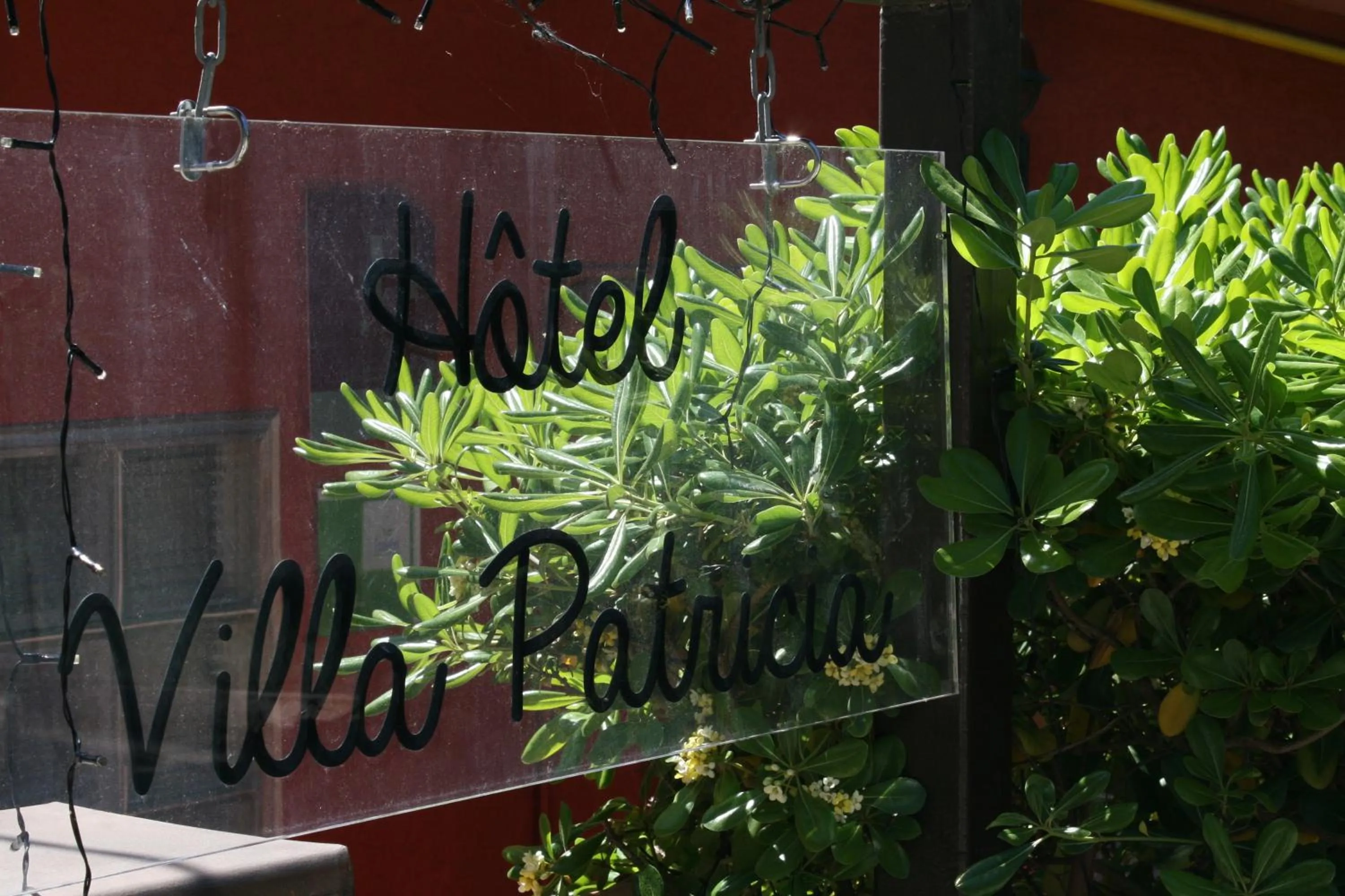 Property logo or sign in Hôtel La Villa Patricia - Charme et Tradition