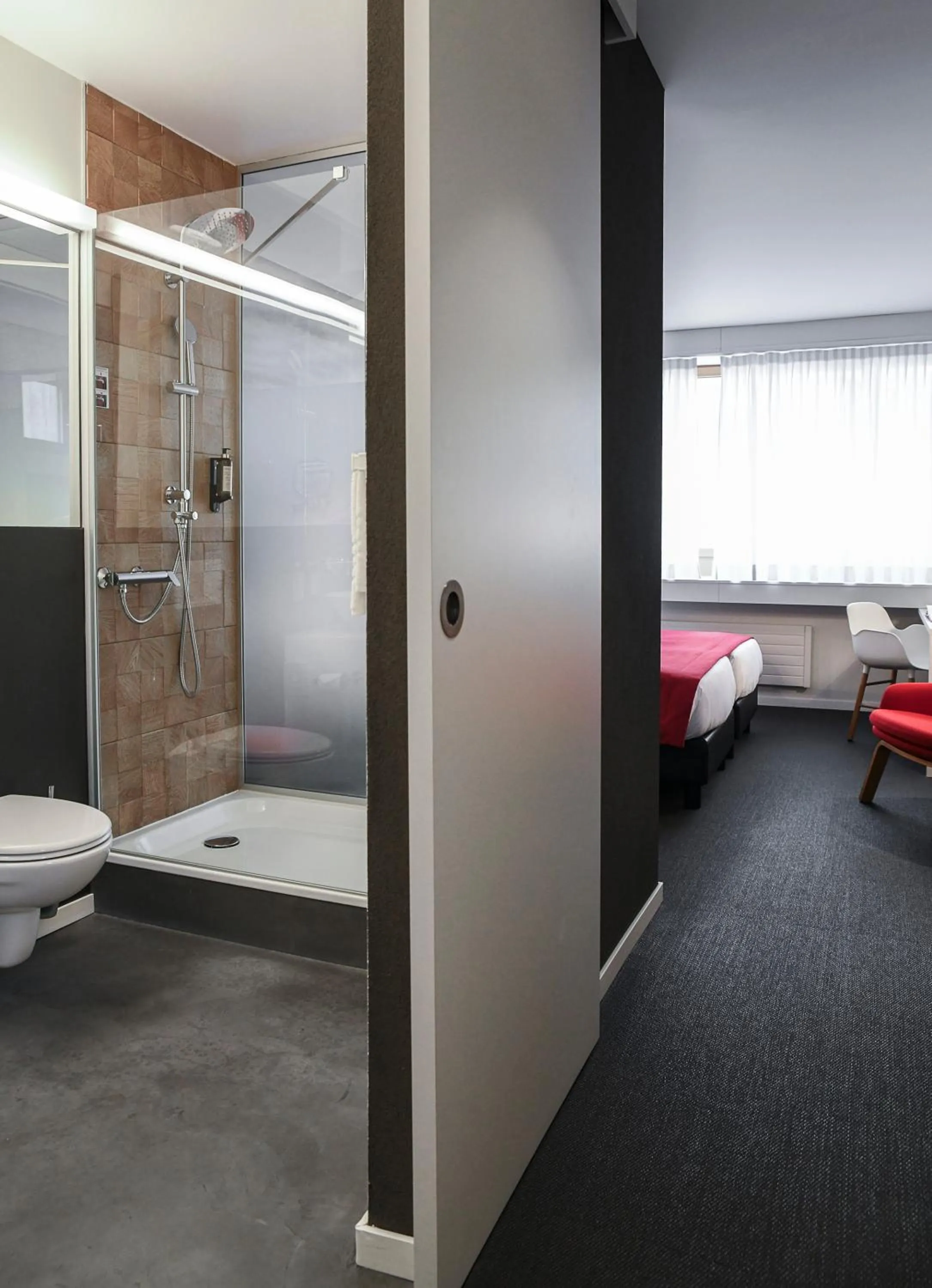 Bathroom, Bed in Home Swiss Hotel