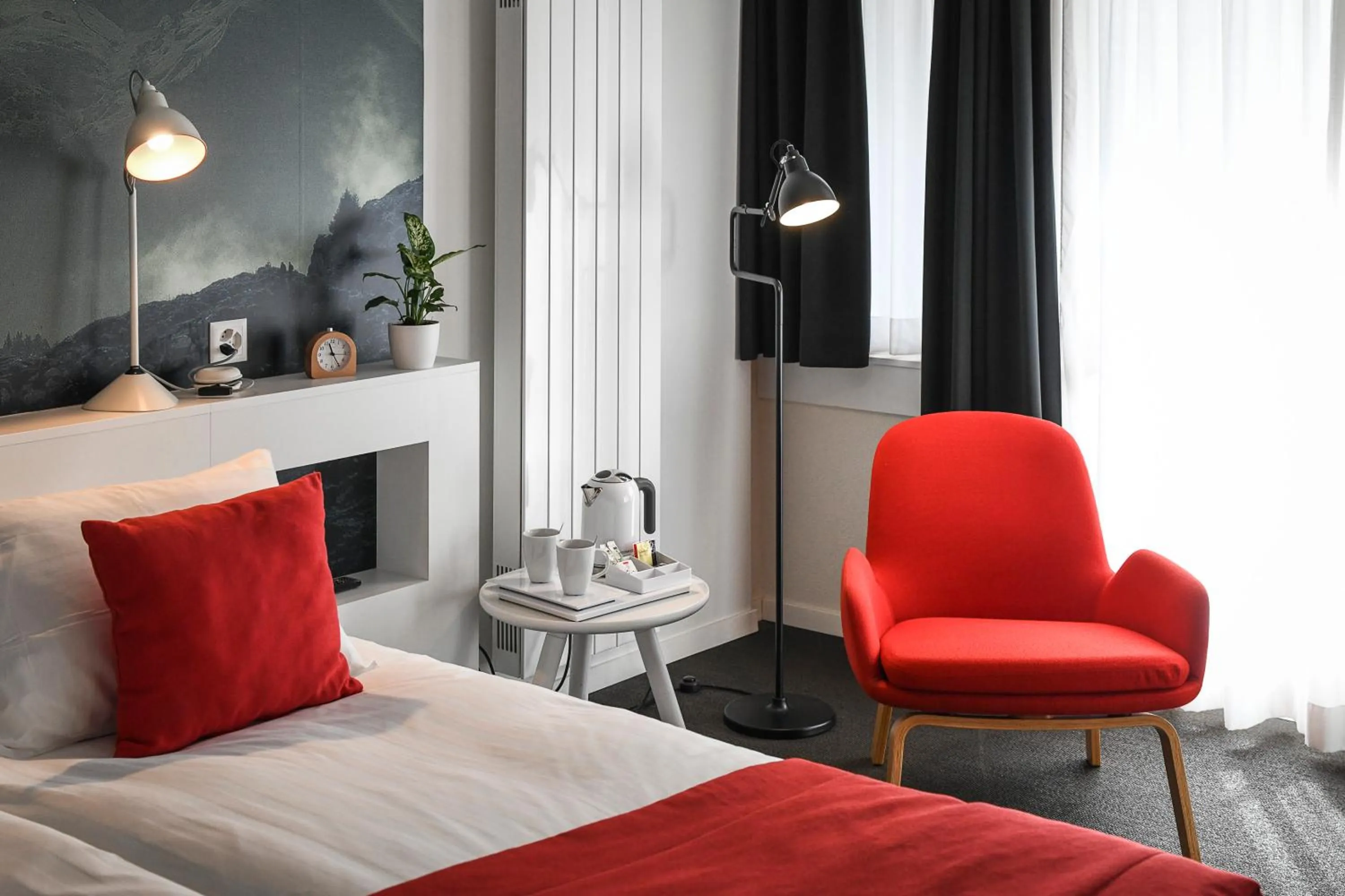 Bedroom, Bed in Home Swiss Hotel