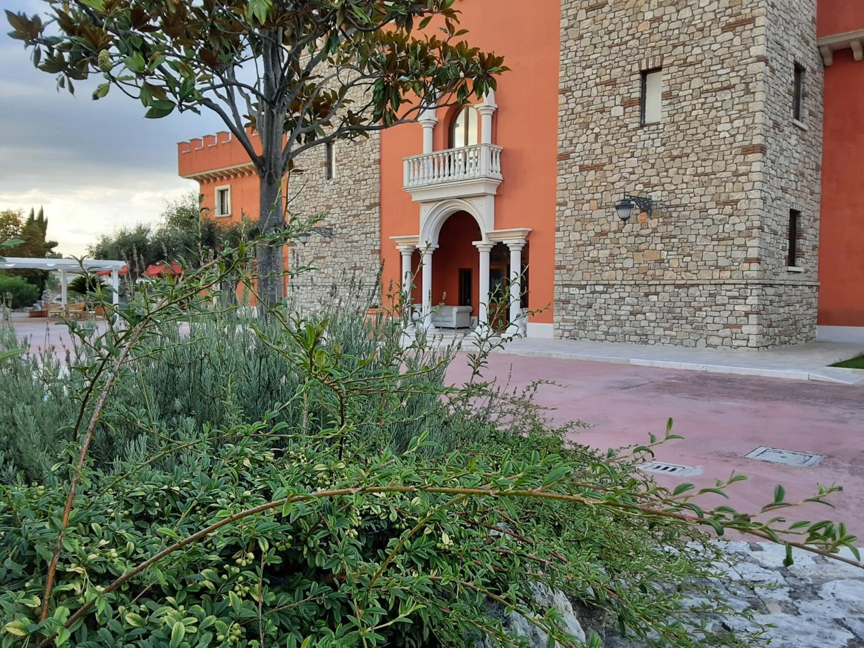 Facade/entrance in Hotel Castello Torre in Pietra