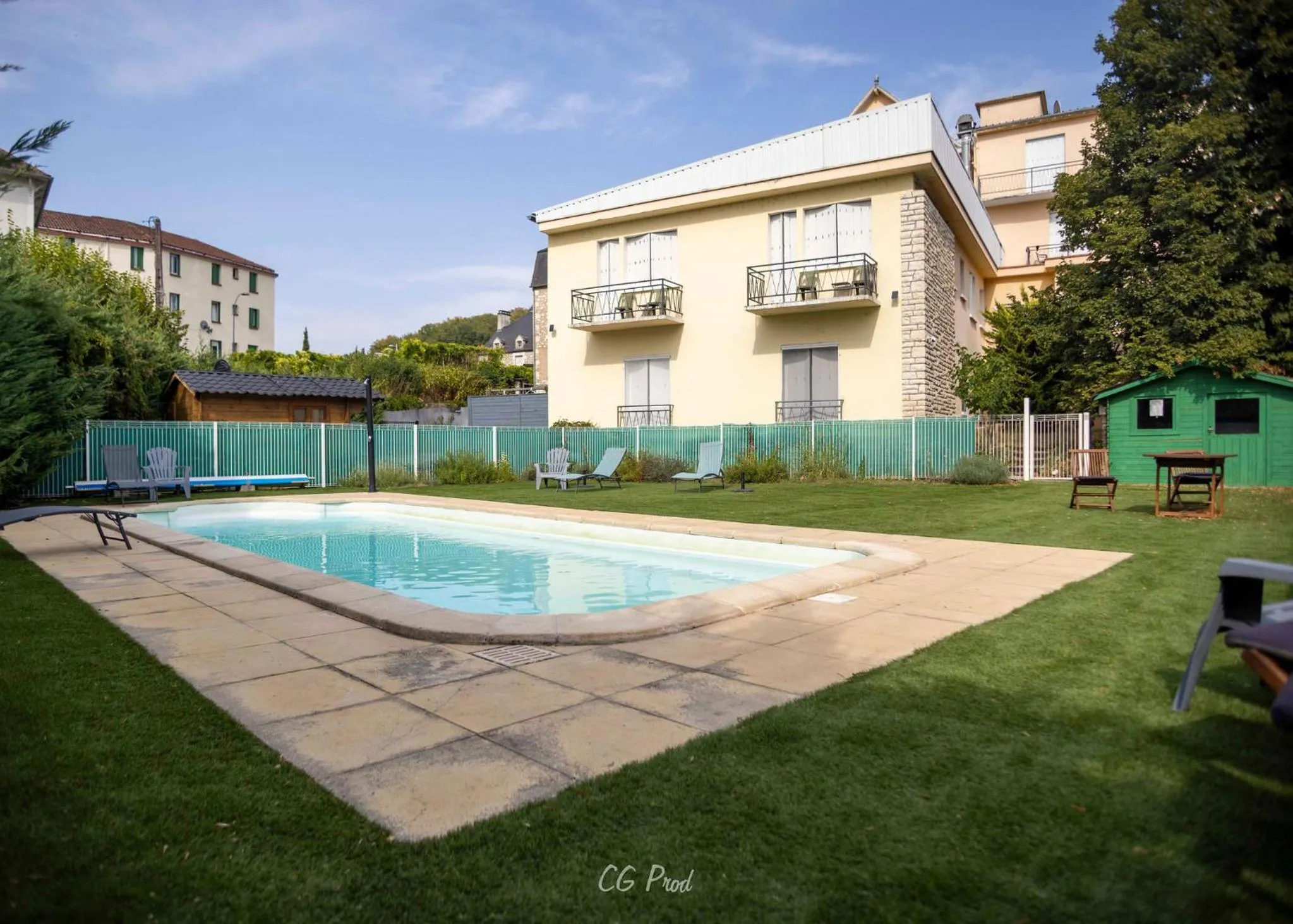 Swimming pool in Les Ambassadeurs Logis Hotels et Restaurant
