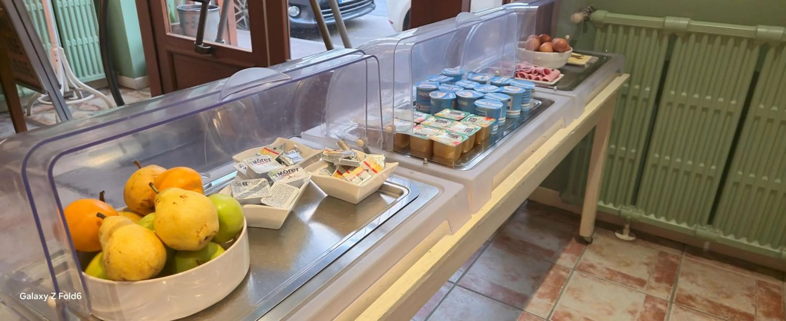 Breakfast in Les Ambassadeurs Logis Hotels et Restaurant