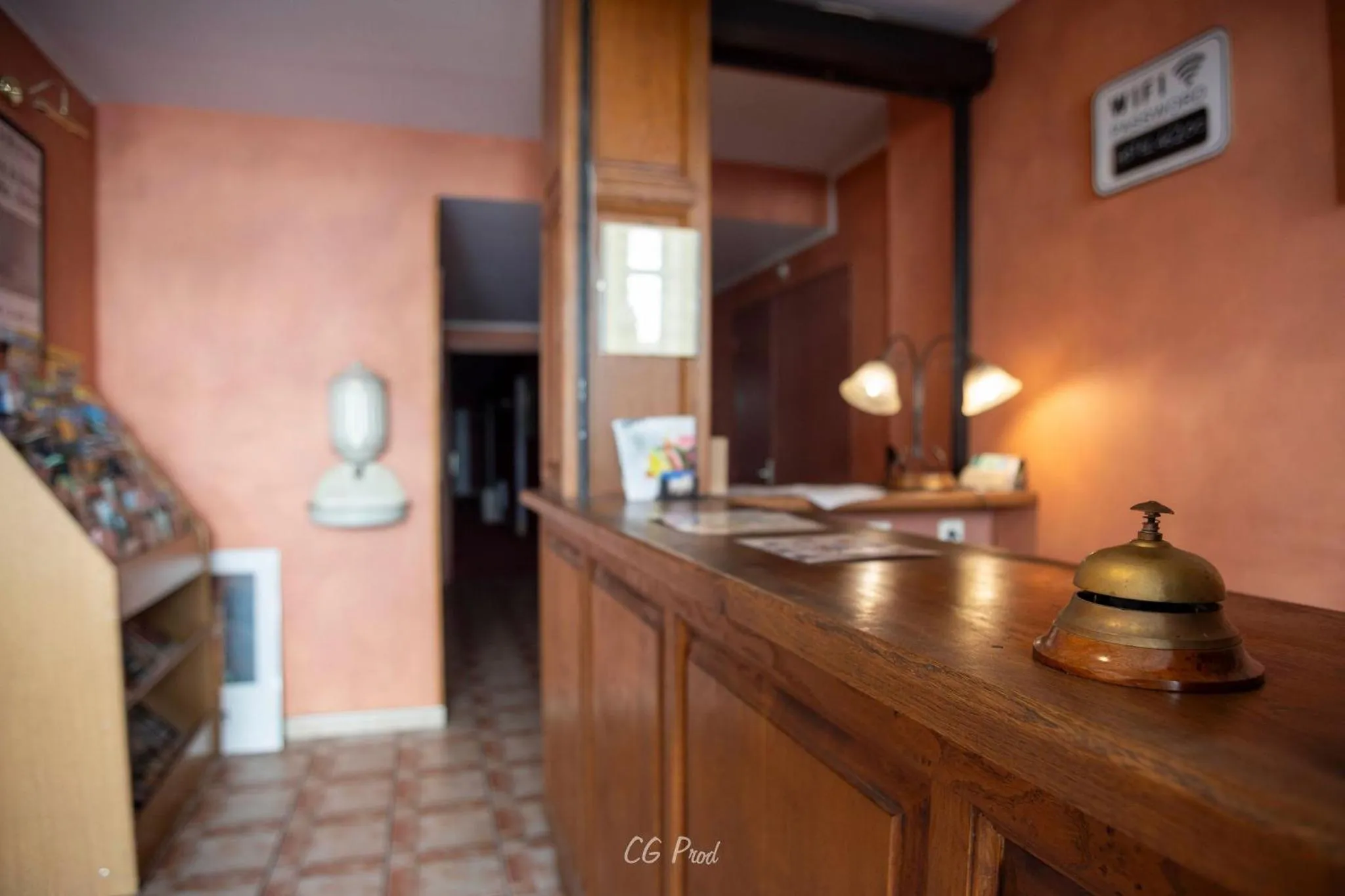 Lobby or reception in Les Ambassadeurs Logis Hotels et Restaurant