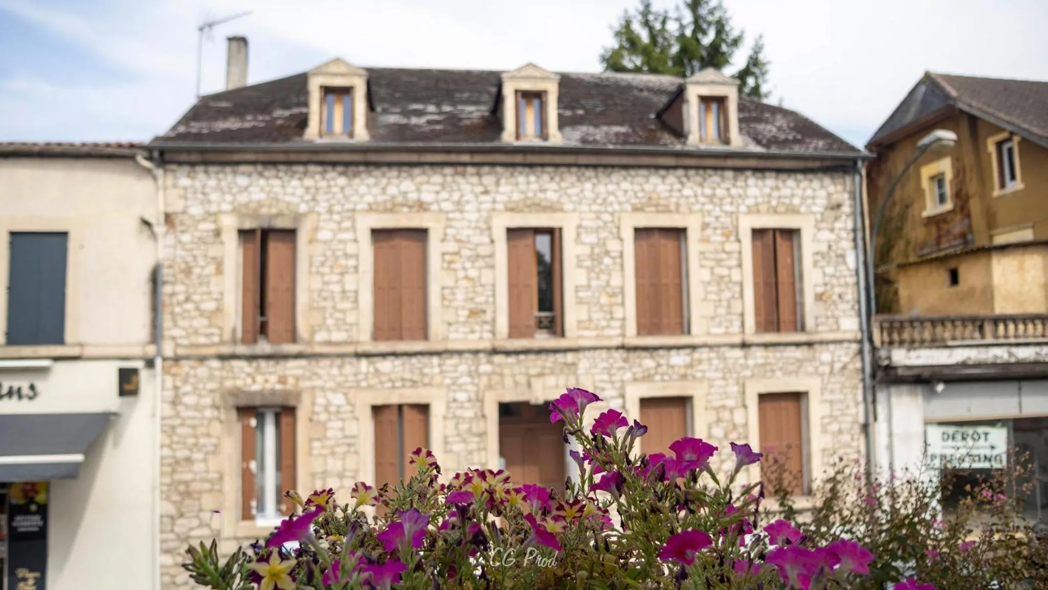 City view in Les Ambassadeurs Logis Hotels et Restaurant