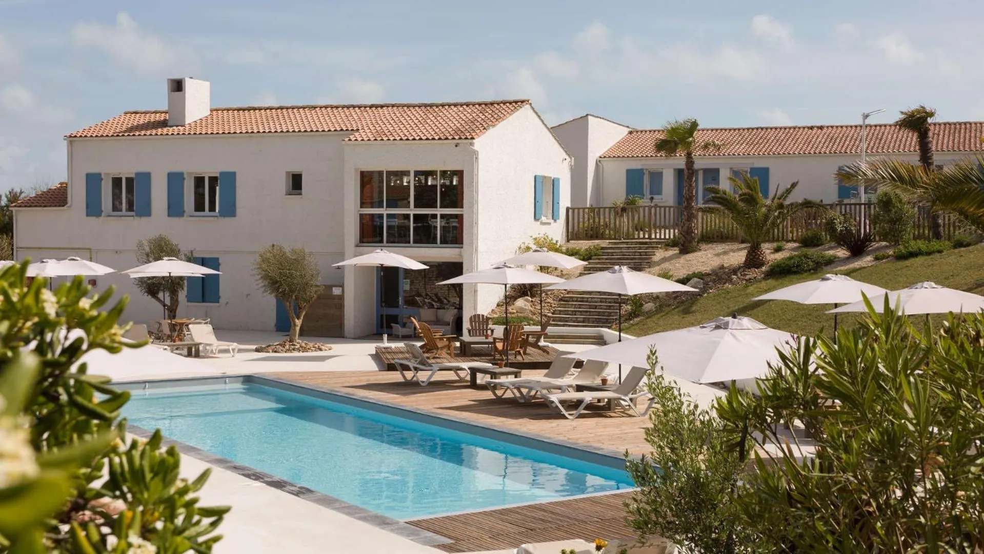 Swimming pool in Hôtel Île de Lumière