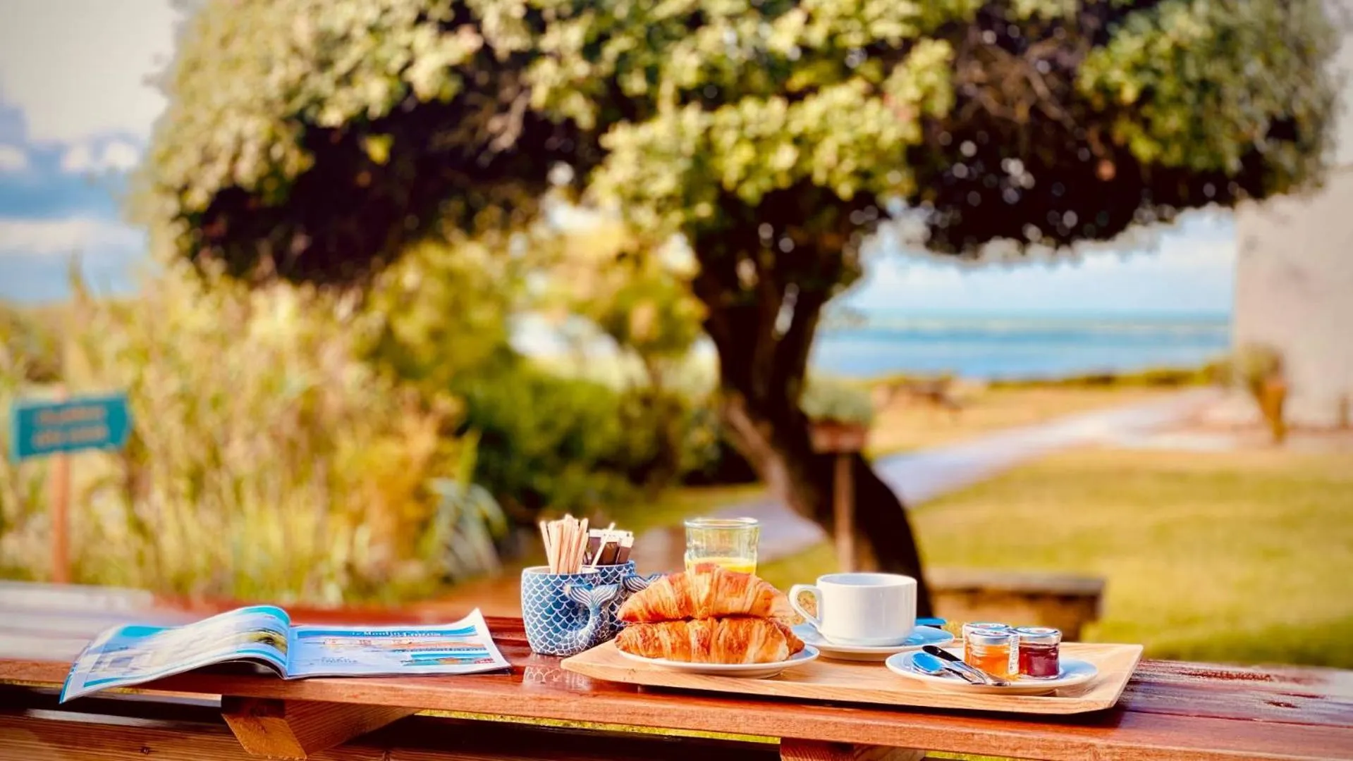 Breakfast in Hôtel Île de Lumière