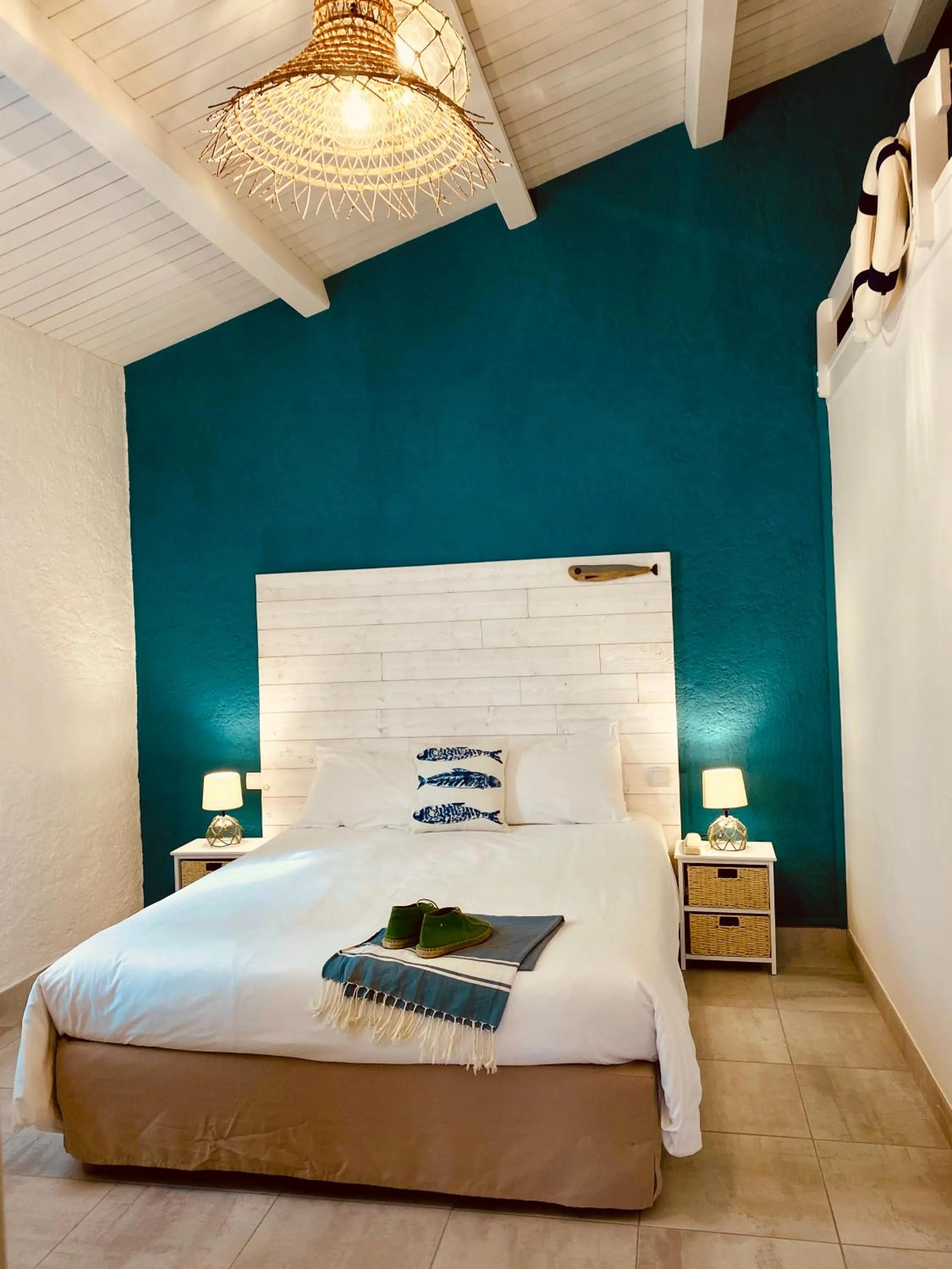 Bed in Hôtel Île de Lumière